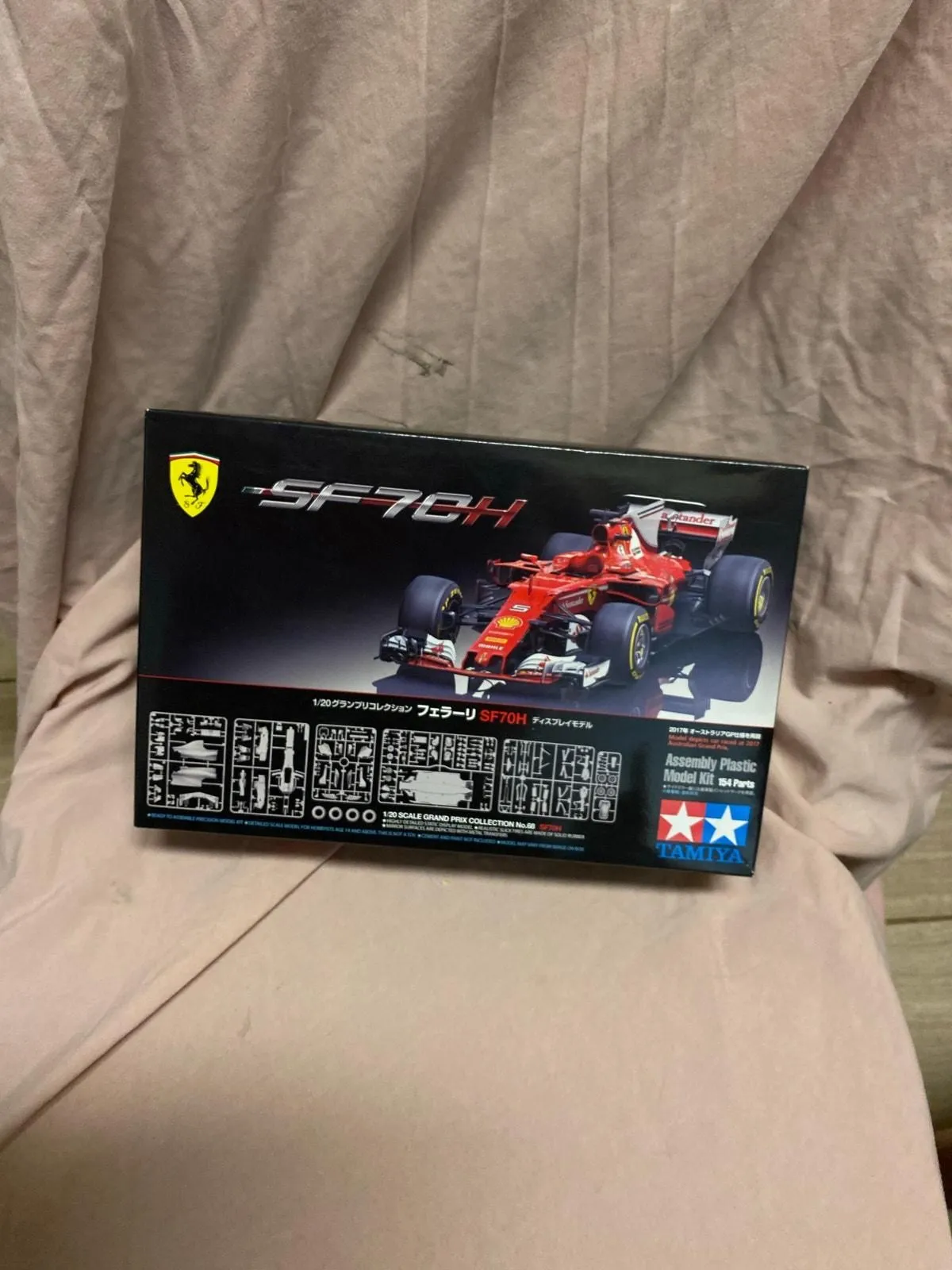 TAMIYA SF70H 1/20 プラスチックモデルキット Building the New Tamiya 1/20 FERRARI SF70H Formula One - YouTube
