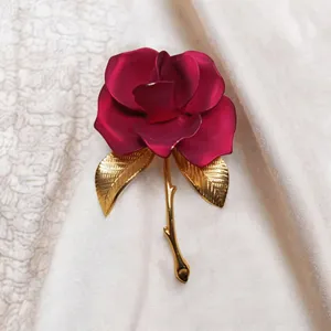 ASURA☆ROSE BROOCH OFF SHOULDER T vtg Cerrito single Rose brooch · Whatnot: Kaufen, Verkaufen