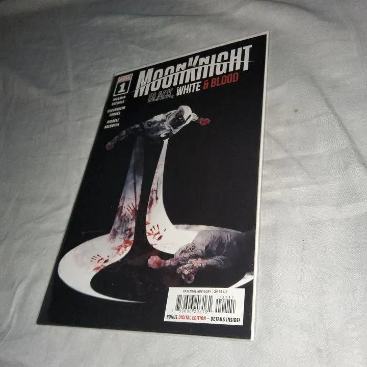 Product image for SIENKIEWICZ CVR 🔥 MOON 🌙 KNIGHT BLACK WHITE & BLOOD # 1 9.8 SHARP