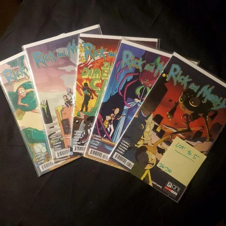 Product image for RICK & MORTY 5 book LOT # 04