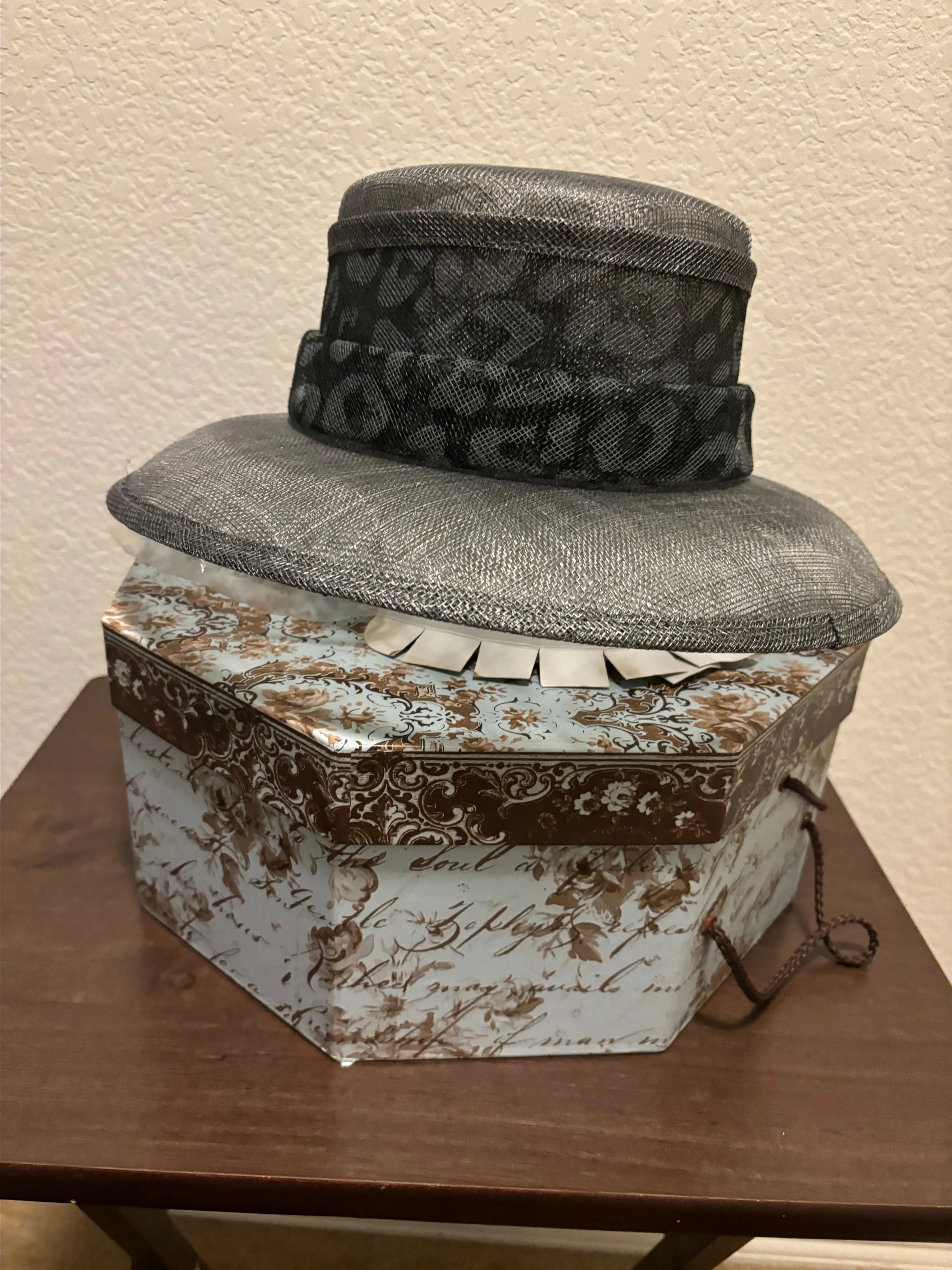 Product image for Lady's church hat