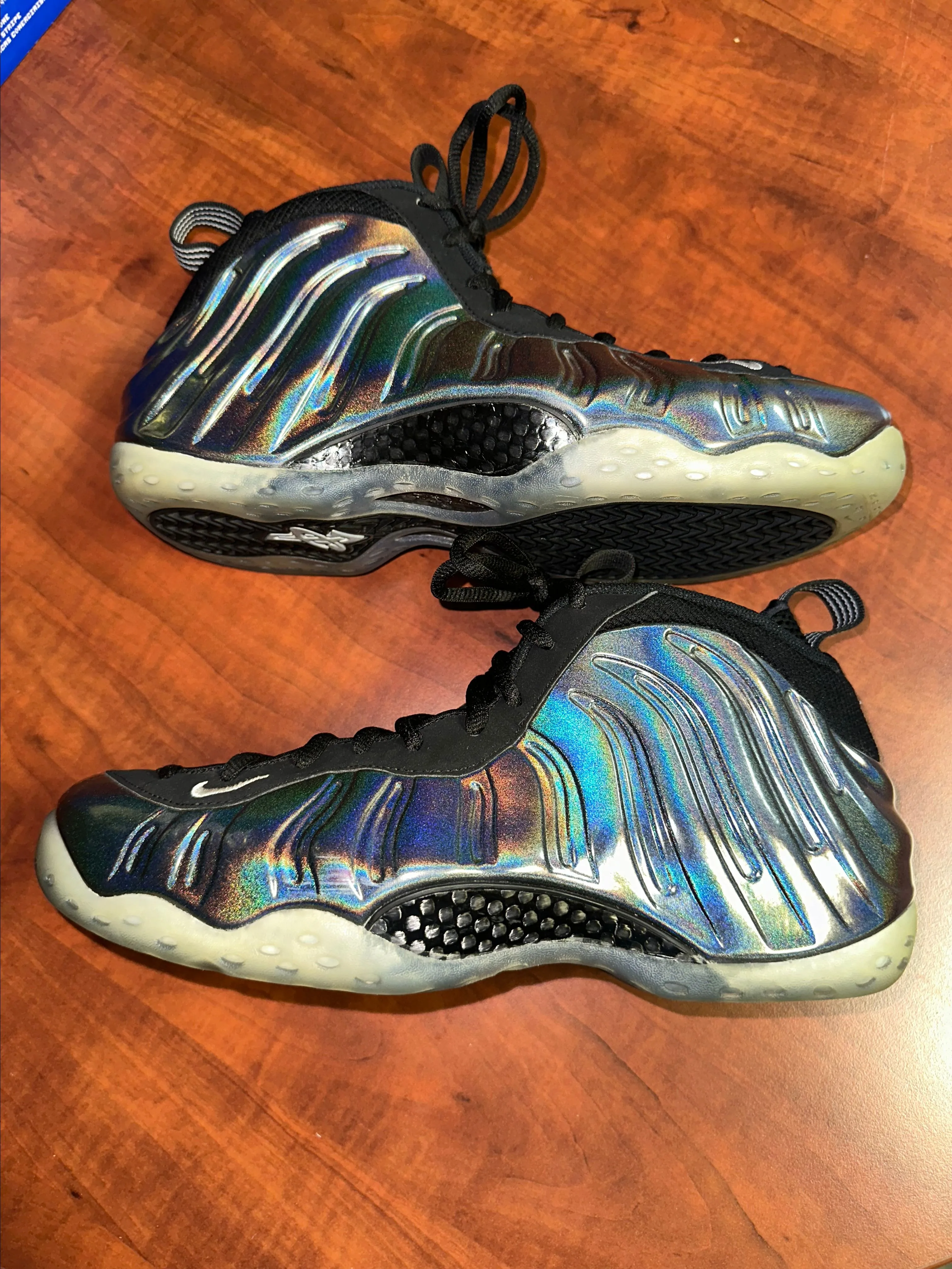 nike foamposite hologram