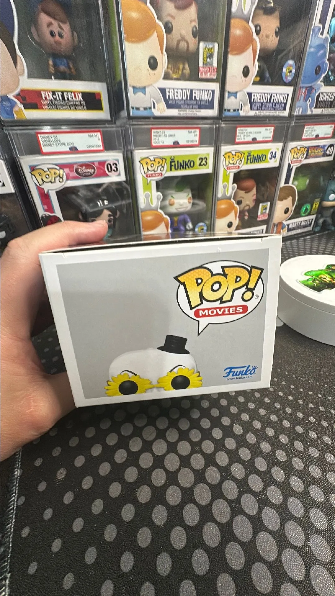 Listing Image Blurred Background