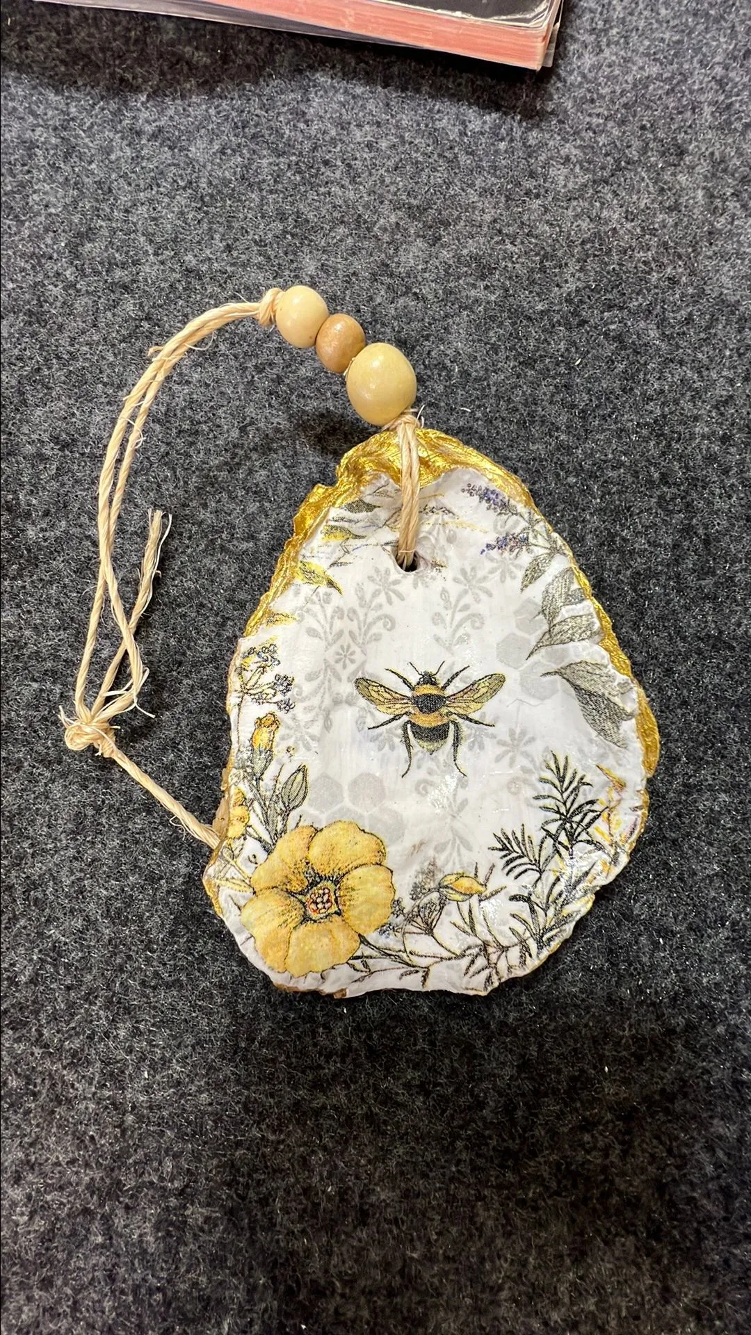 Product image for Bumble Bee Floral Oyster Shell