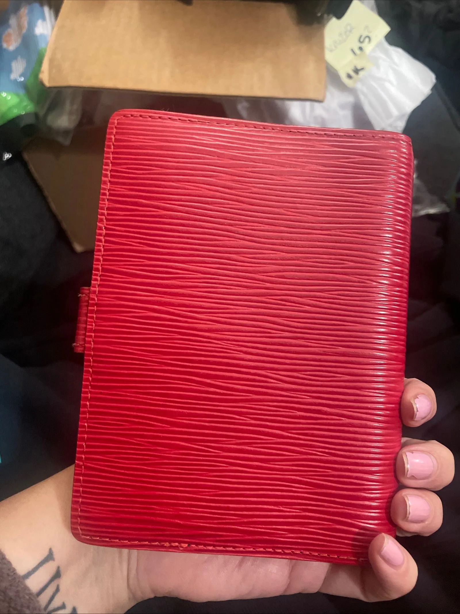 Listing Image Blurred Background