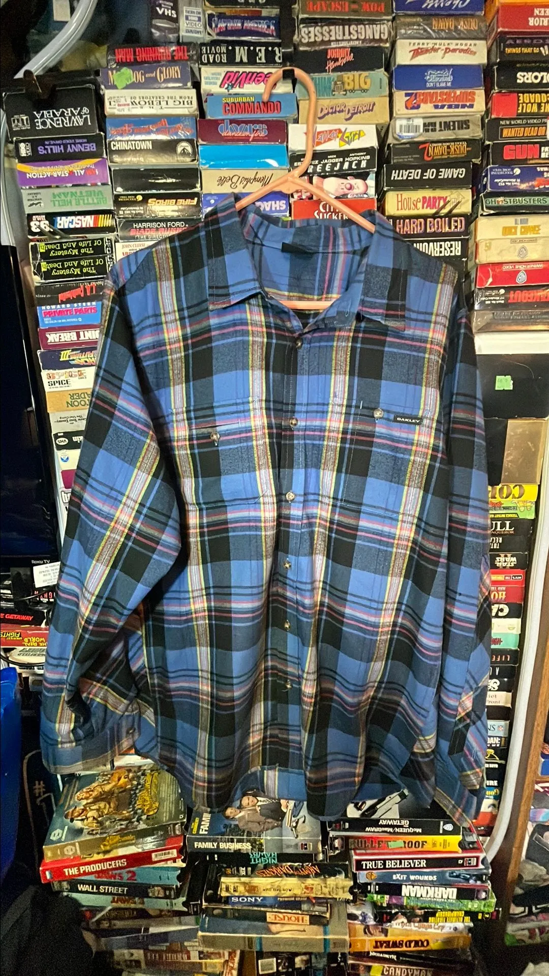 Product image for oakley flannel large