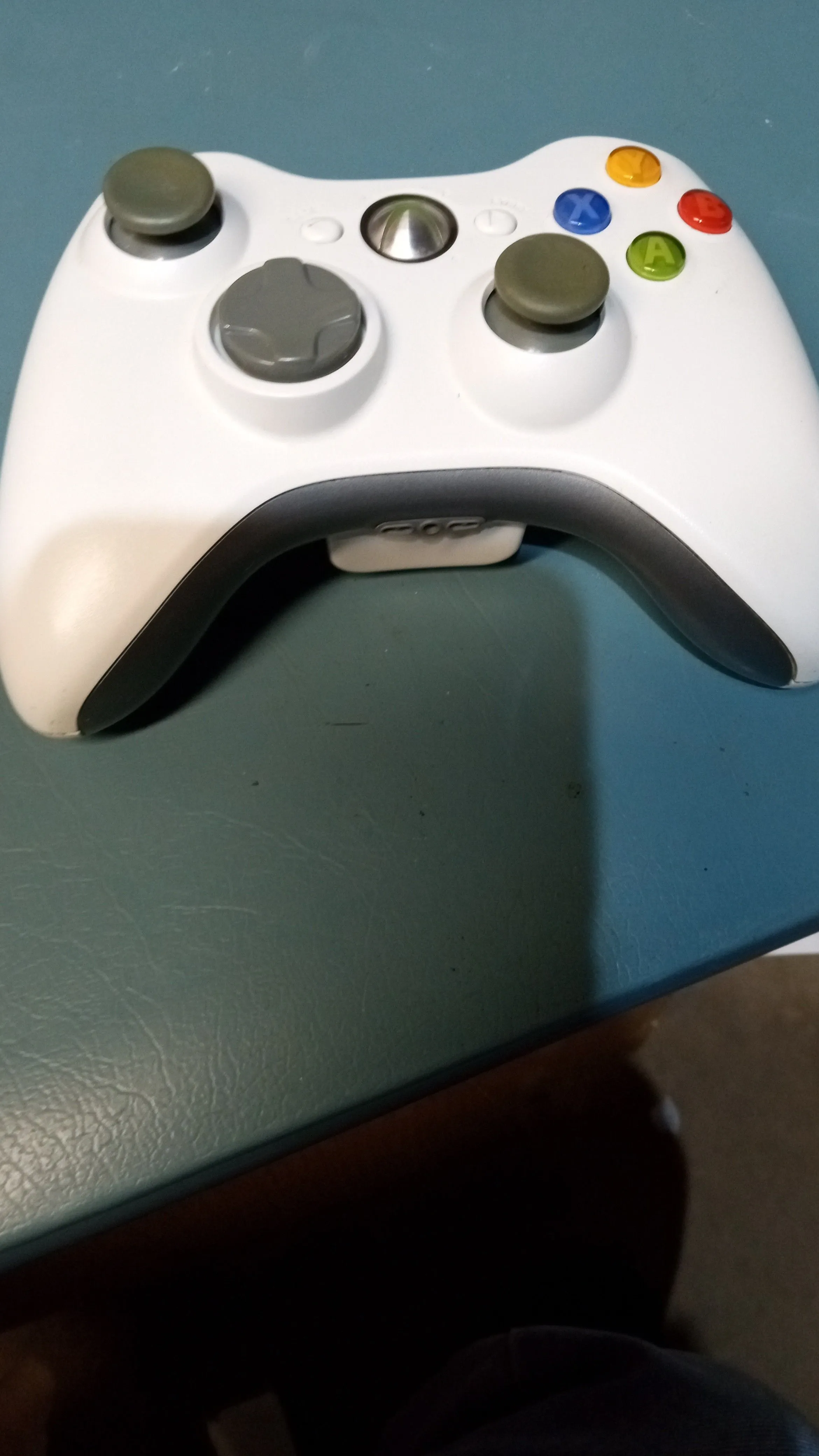 Product image for white Xbox 360  wireless controller 