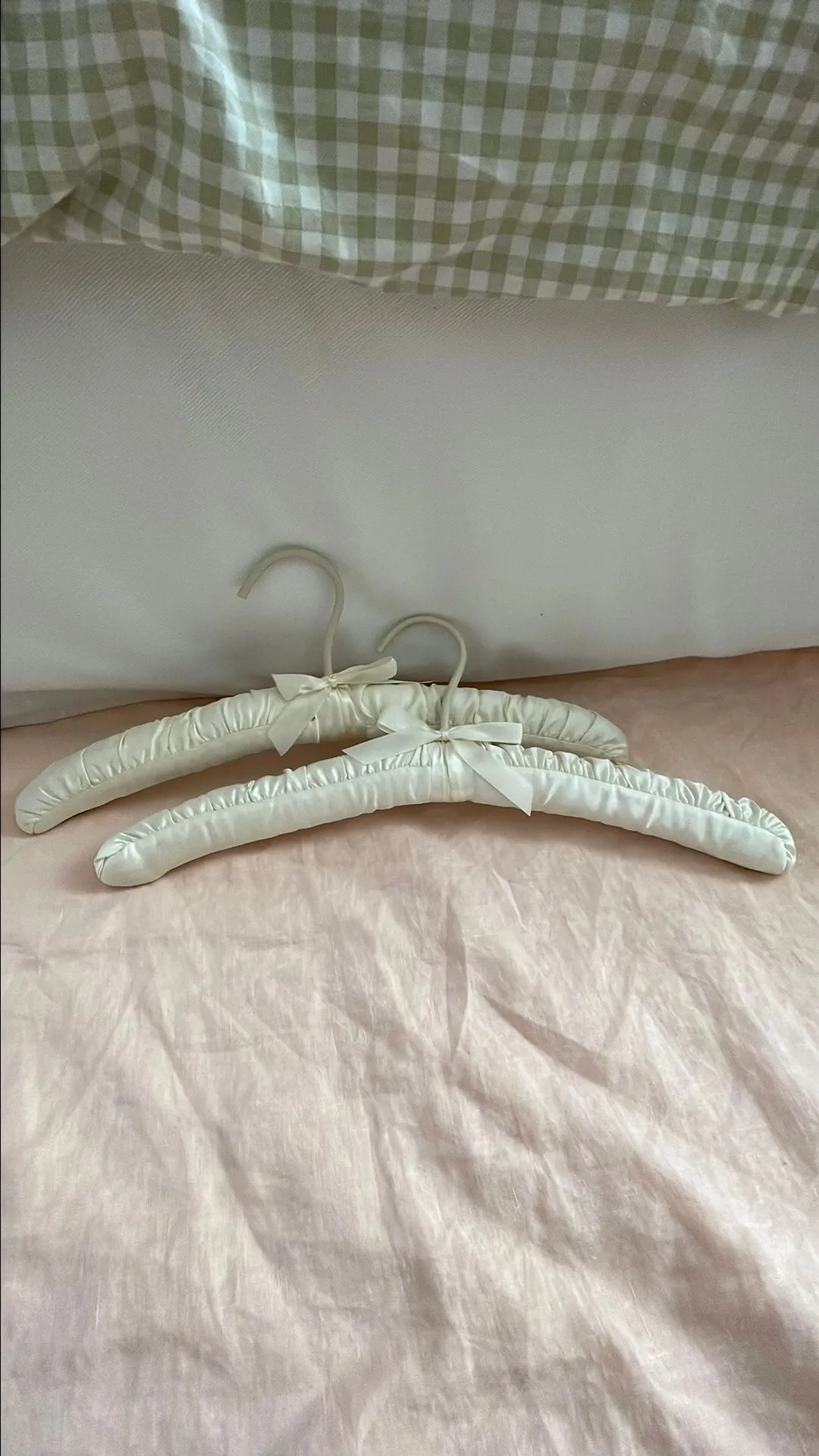 Product image for Set of two white hangers
