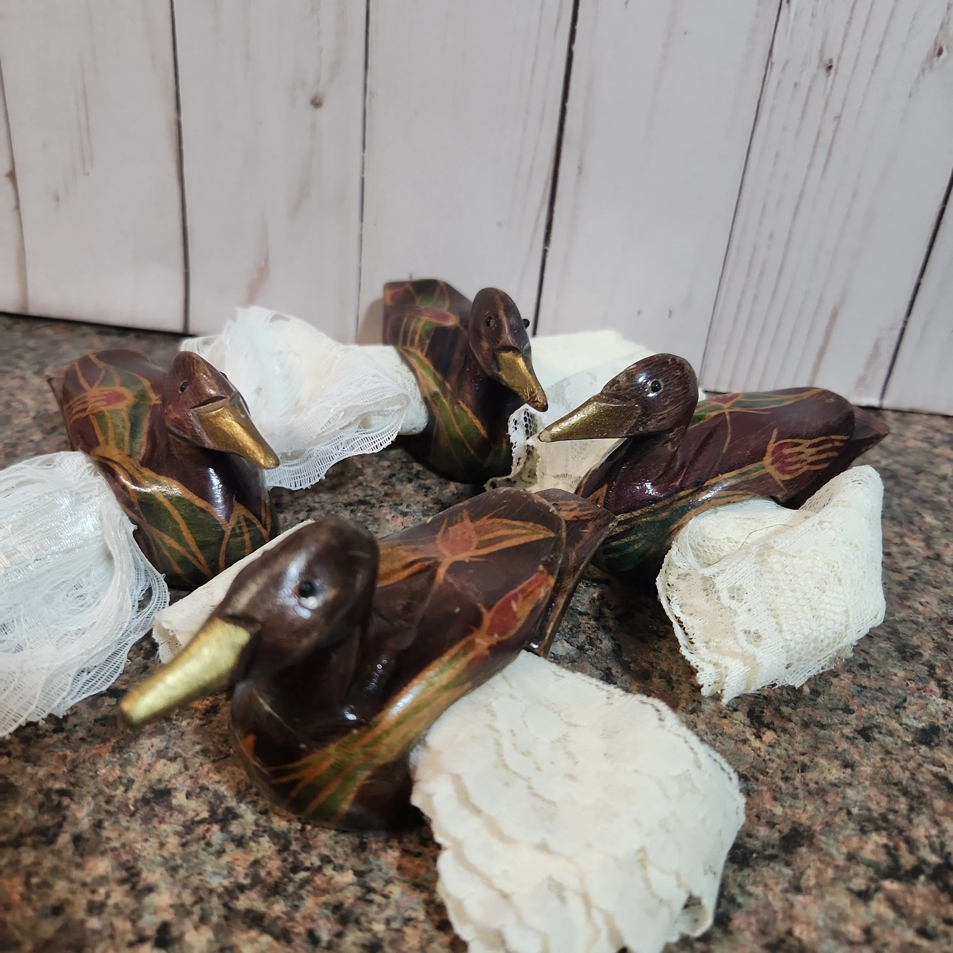Product image for Set of 4 wood duck napkin rings 