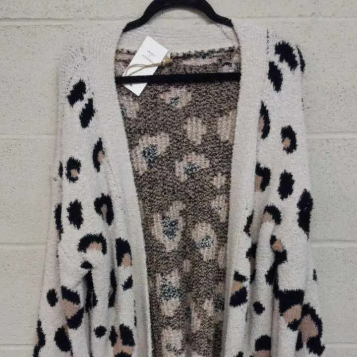 Product image for WOMEN'S LEOPARD PRINT CARDIGAN