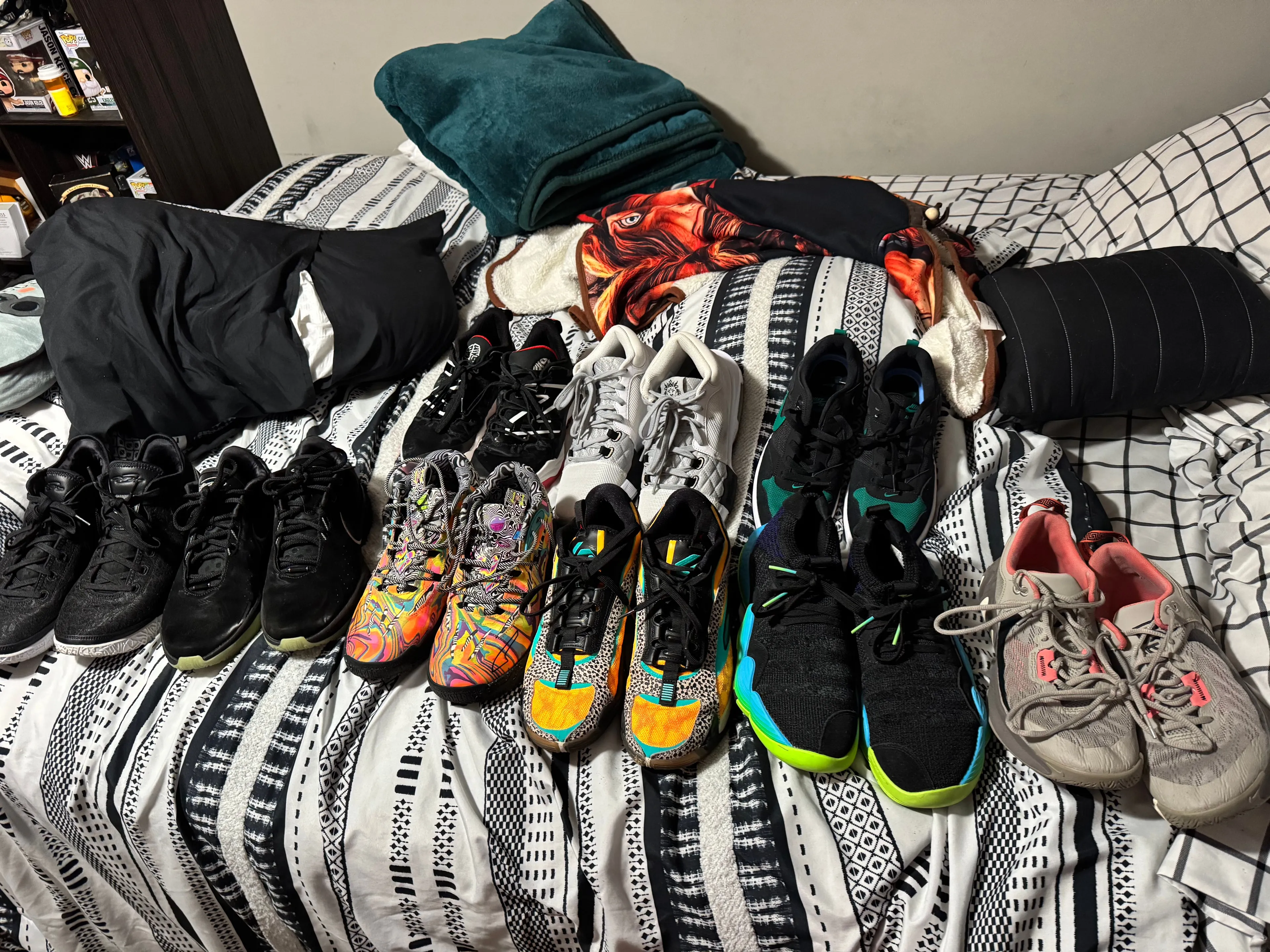 Product image for 9 pairs of shoes