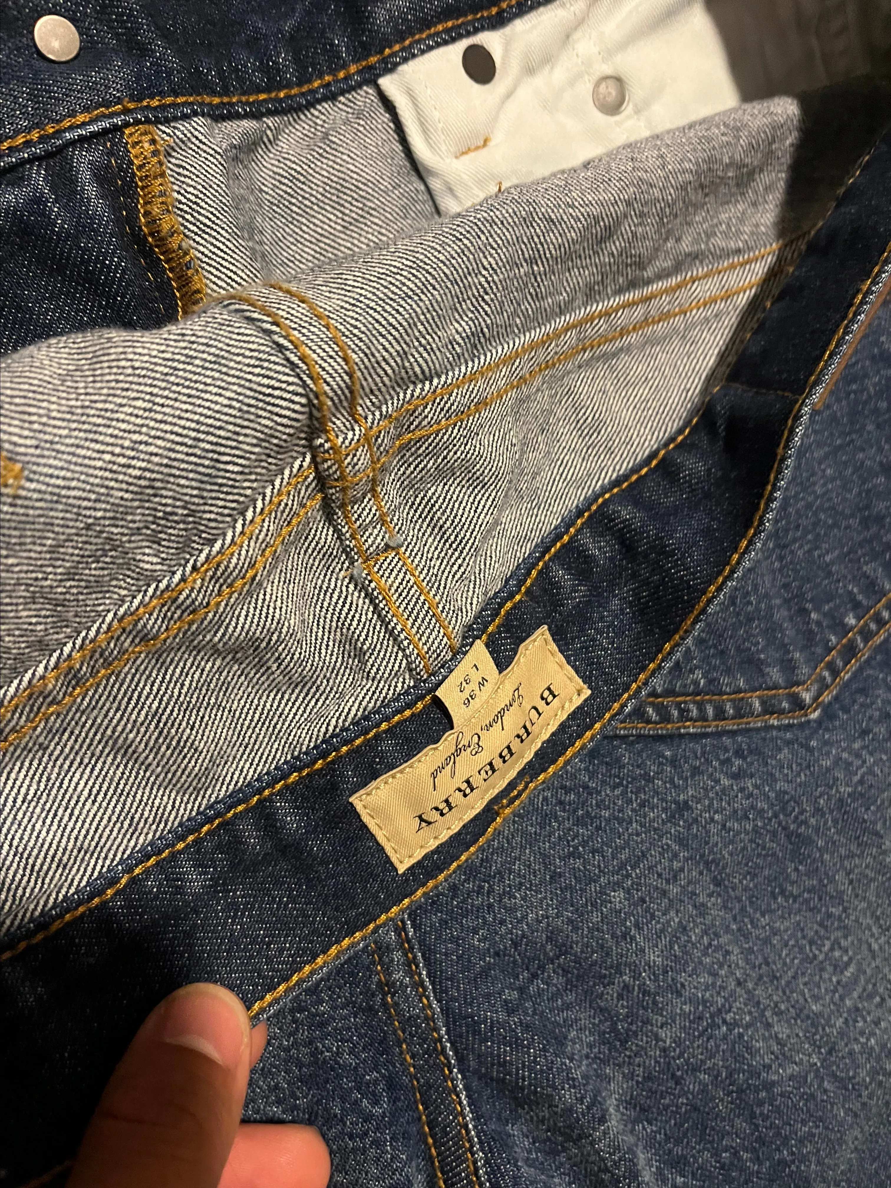 Listing Image Blurred Background