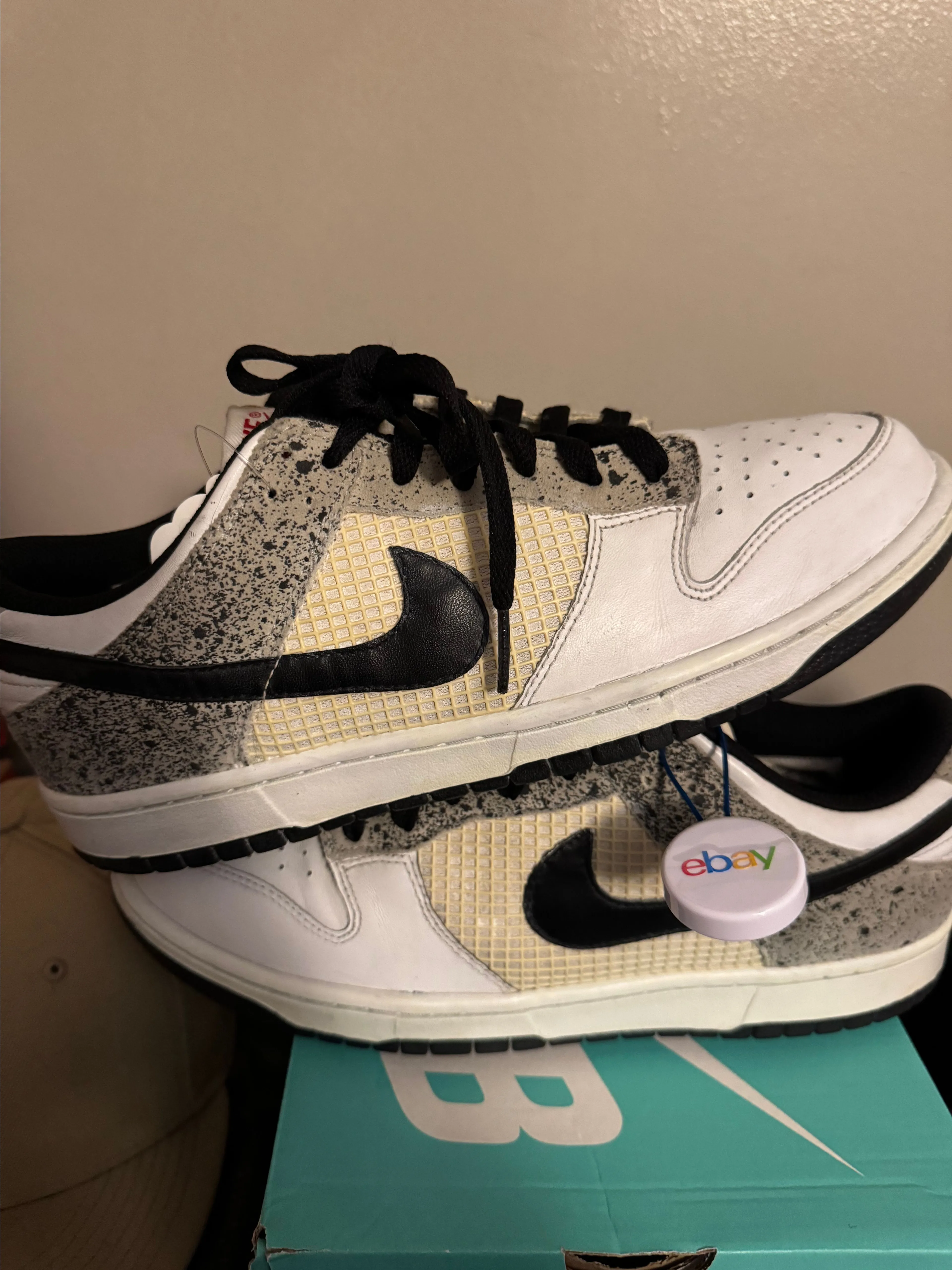 Dunk Low Yoshi Nike Dunks Super Paper Mario High Tops Nike Dunks - Main Image