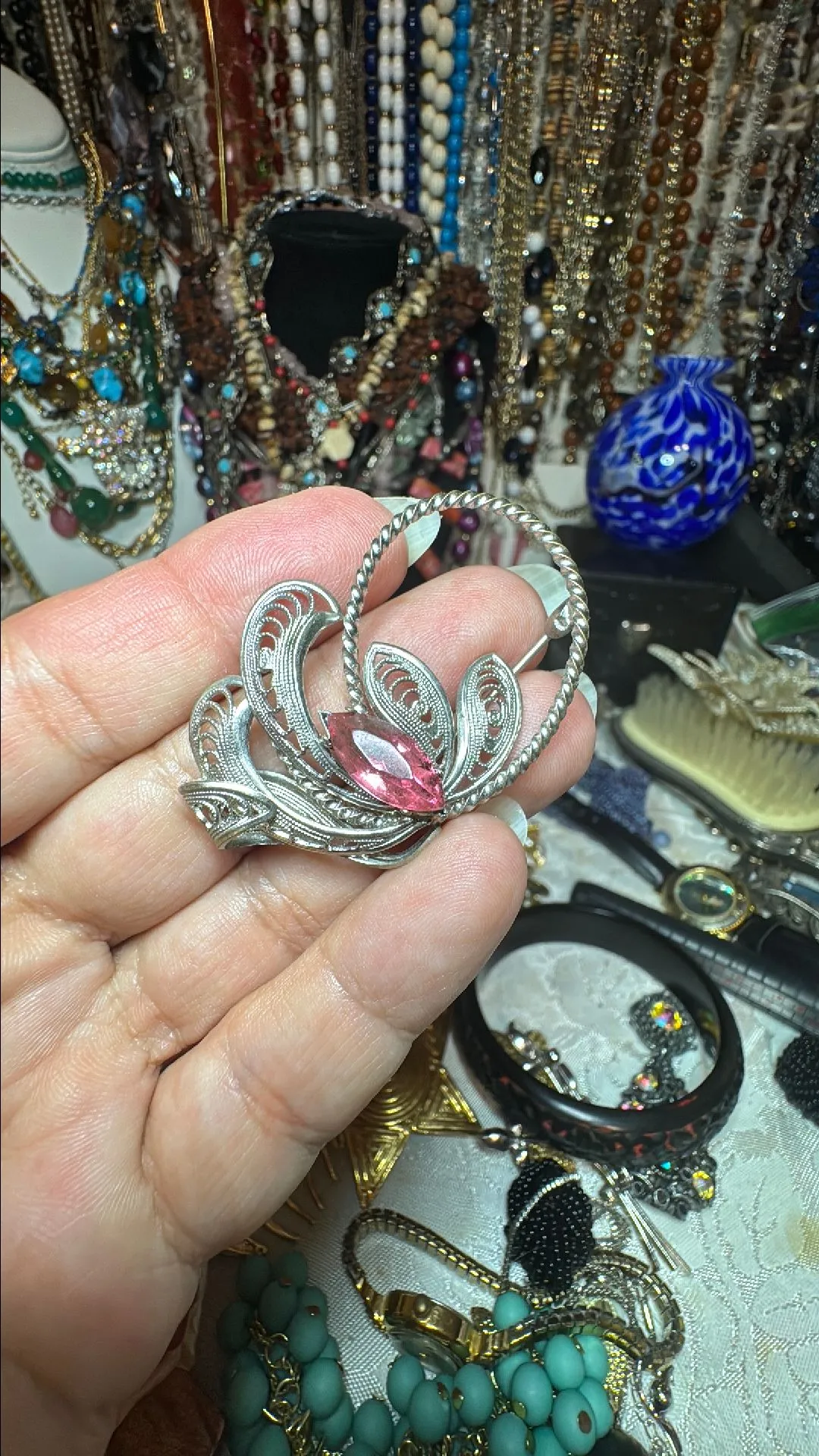 Product image for Prong set filigree brooch