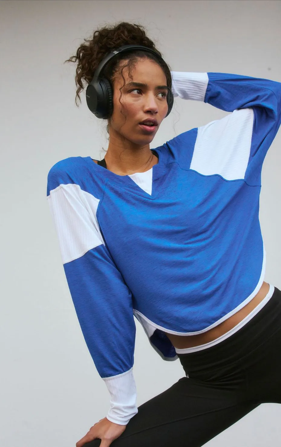 Product image for 27. (LARGE) NWT FREE PEOPLE MOVEMENT SPOTLIGHT LONG SLEEVE LAYER