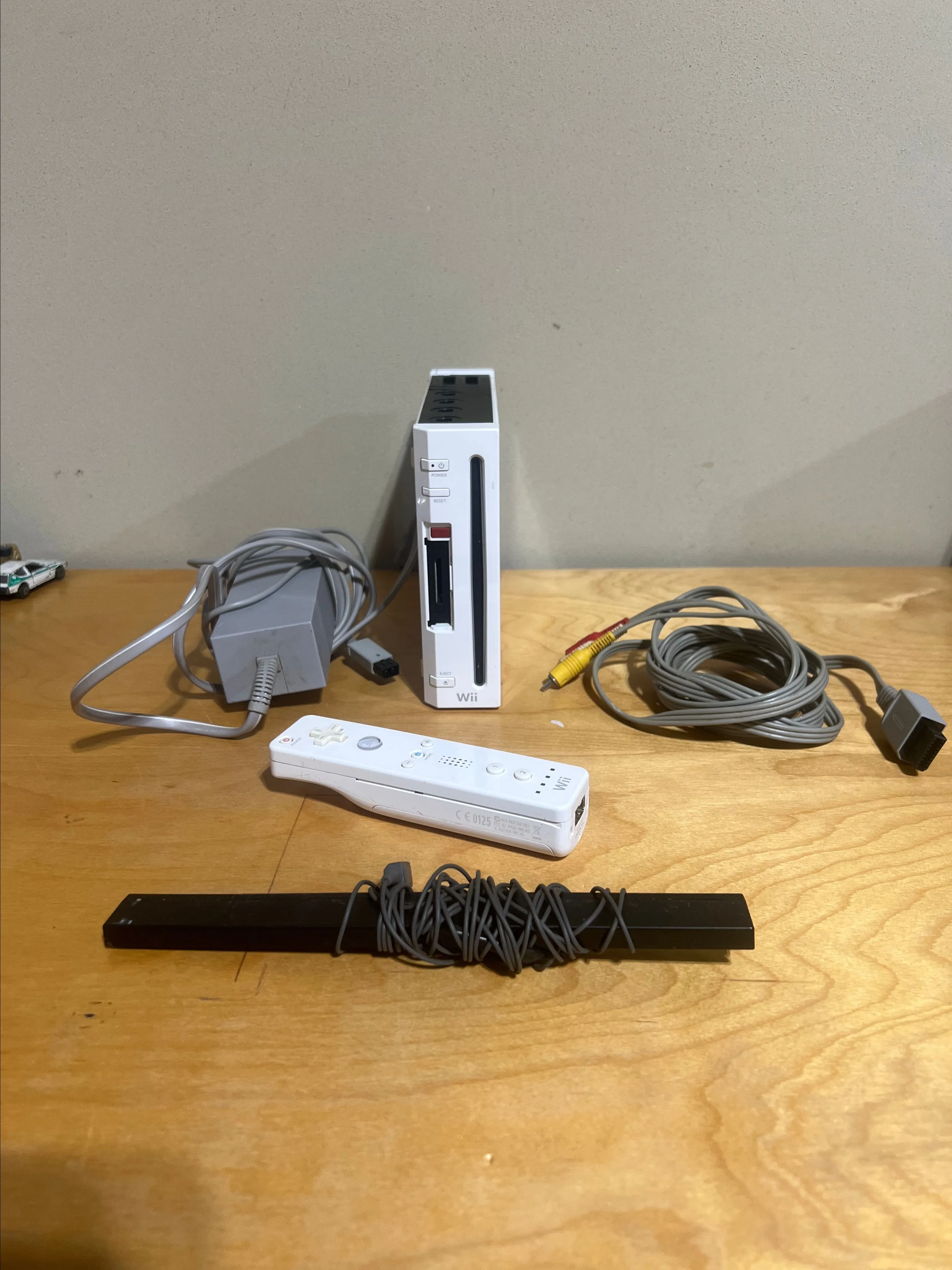 Product image for Nintendo Wii Video Game Console RVL-001 White TESTED WORKING Backwards compatible with GameCube Will
