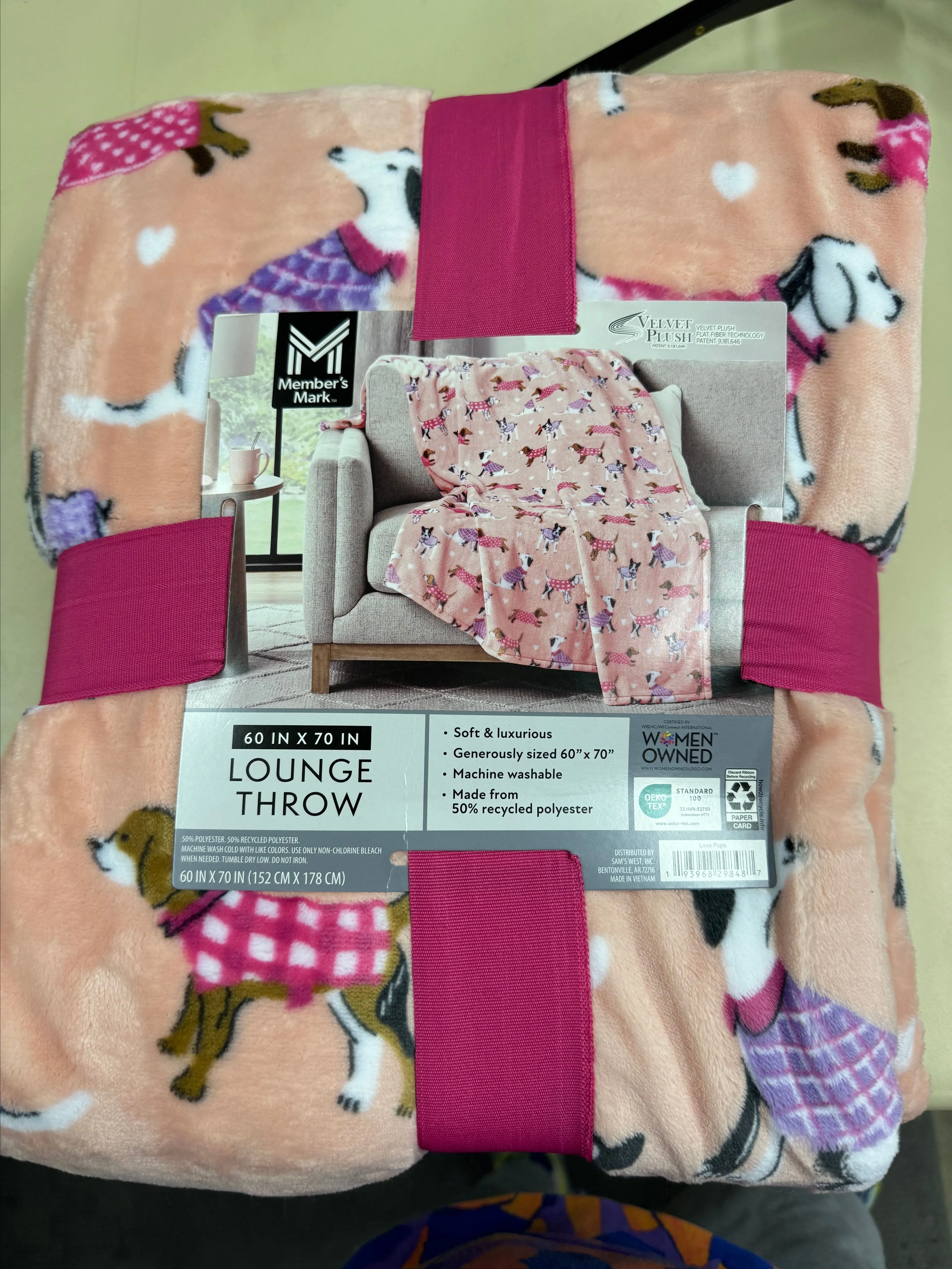 Product image for Members Mark Dog Lounge Throw