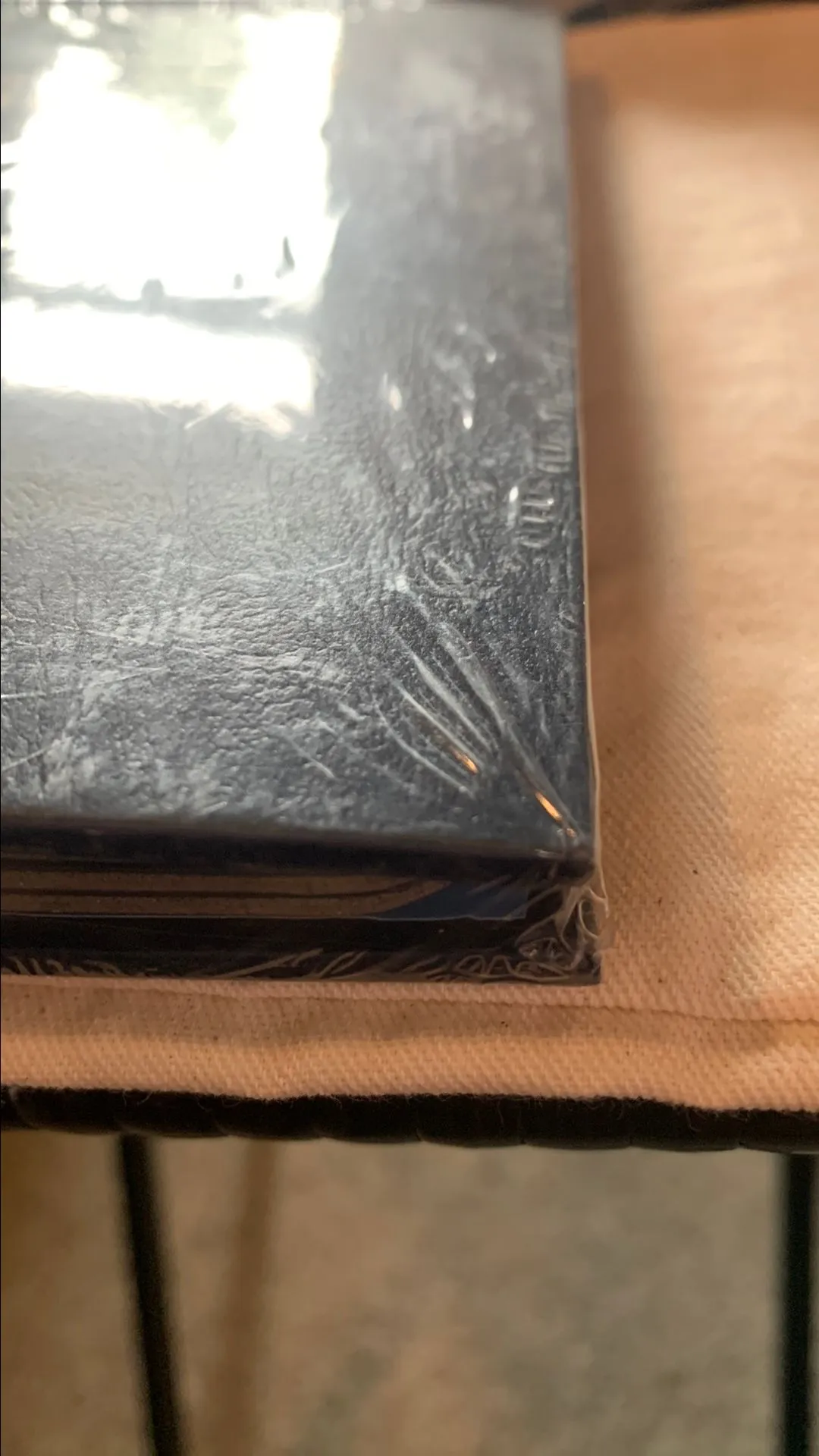 Listing Image Blurred Background
