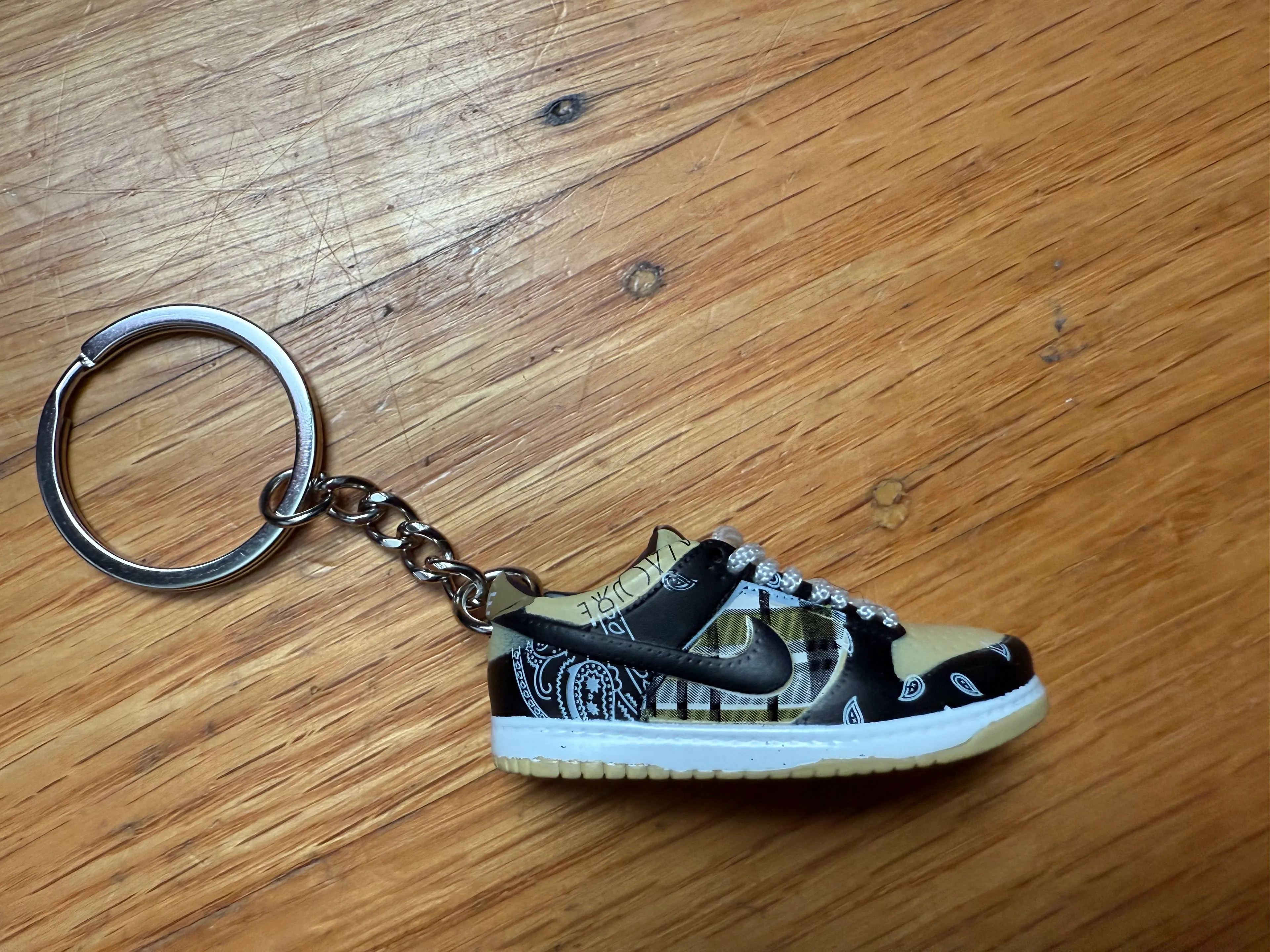 Product image for 3d Nike SB Dunk Travis Scott low Sneaker/Shoe Keychain