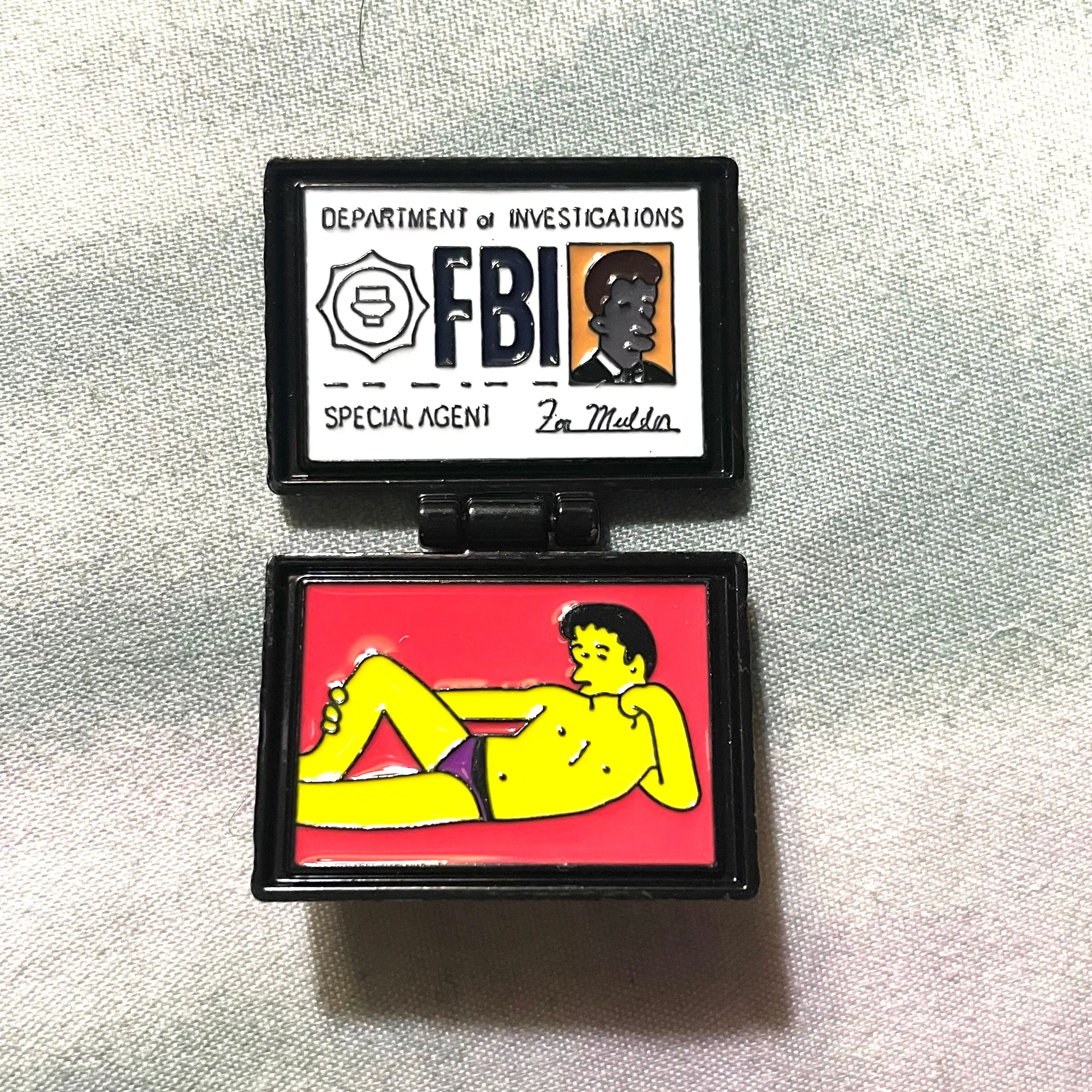 Product image for The Simpsons FBI Agent Mulder Lapel Pin