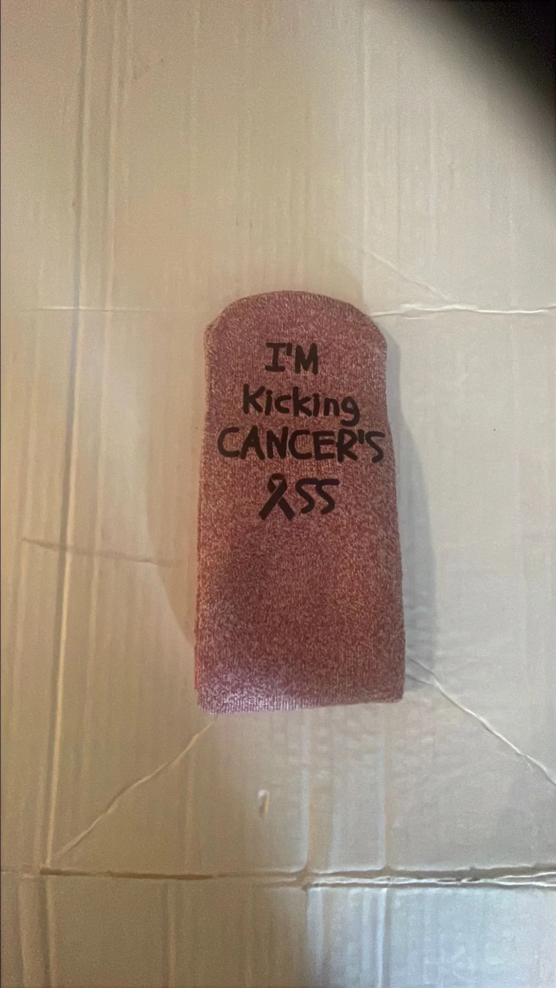 Product image for Pink I'm kicking Cancer's 🎗️ss socks