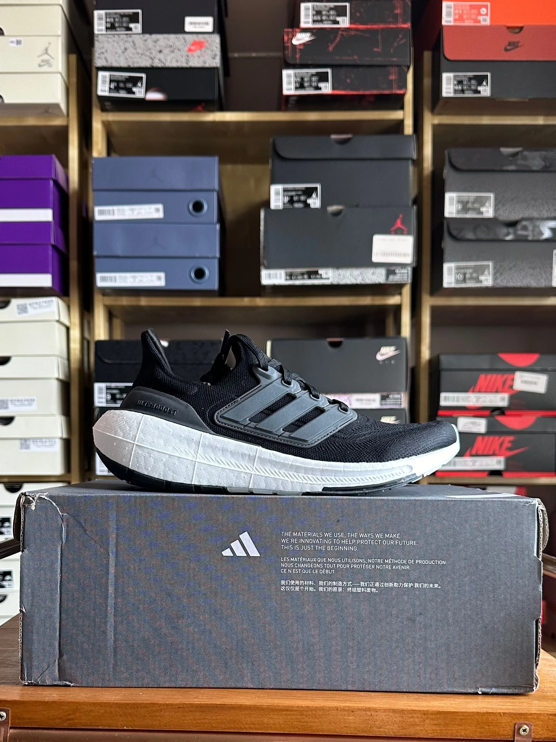Product image for Adidas Ultraboost 22 - Black (UK 7)