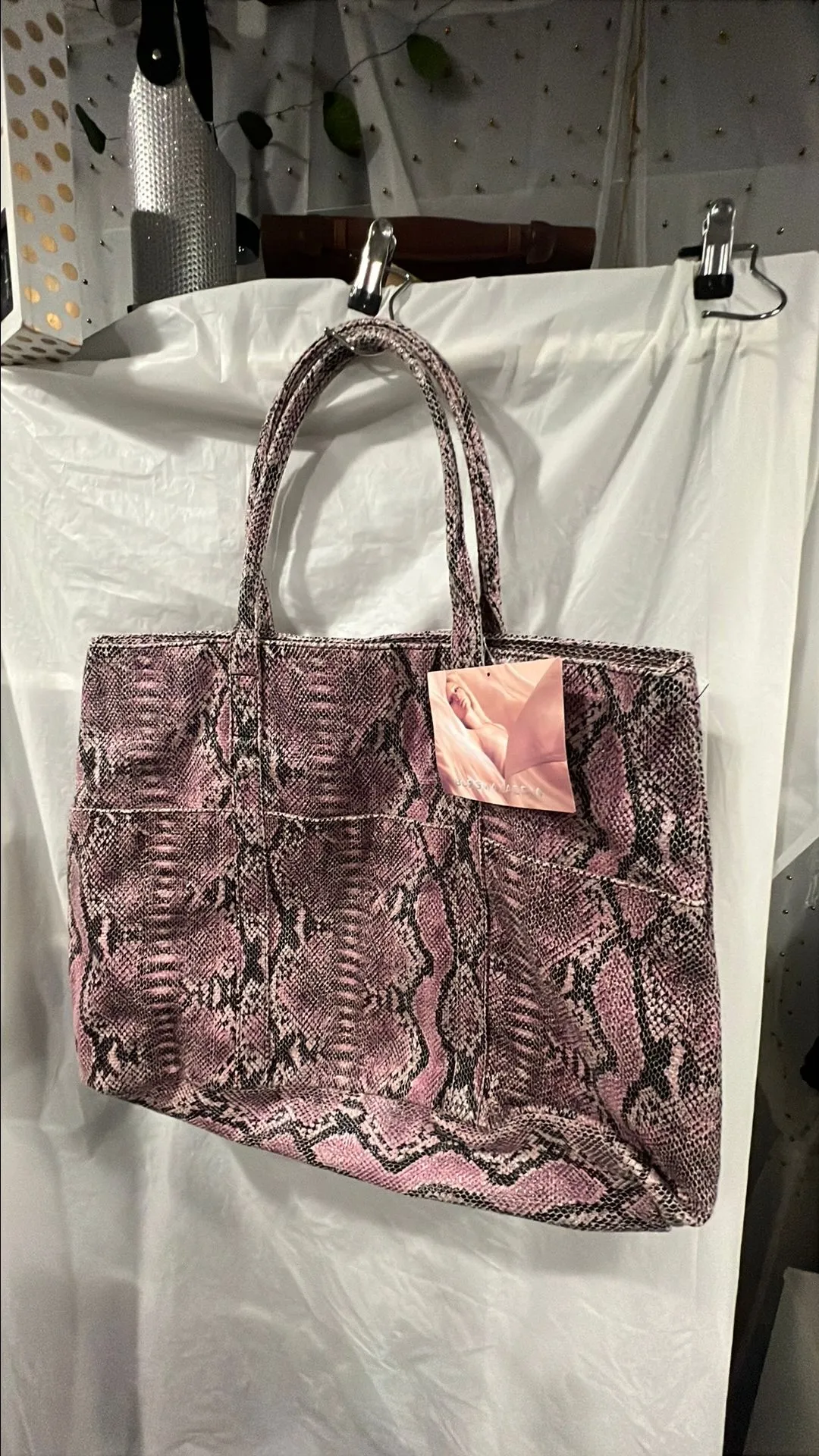 053516e2-e6cf-4c6d-b7c4-b7e7b981fb09