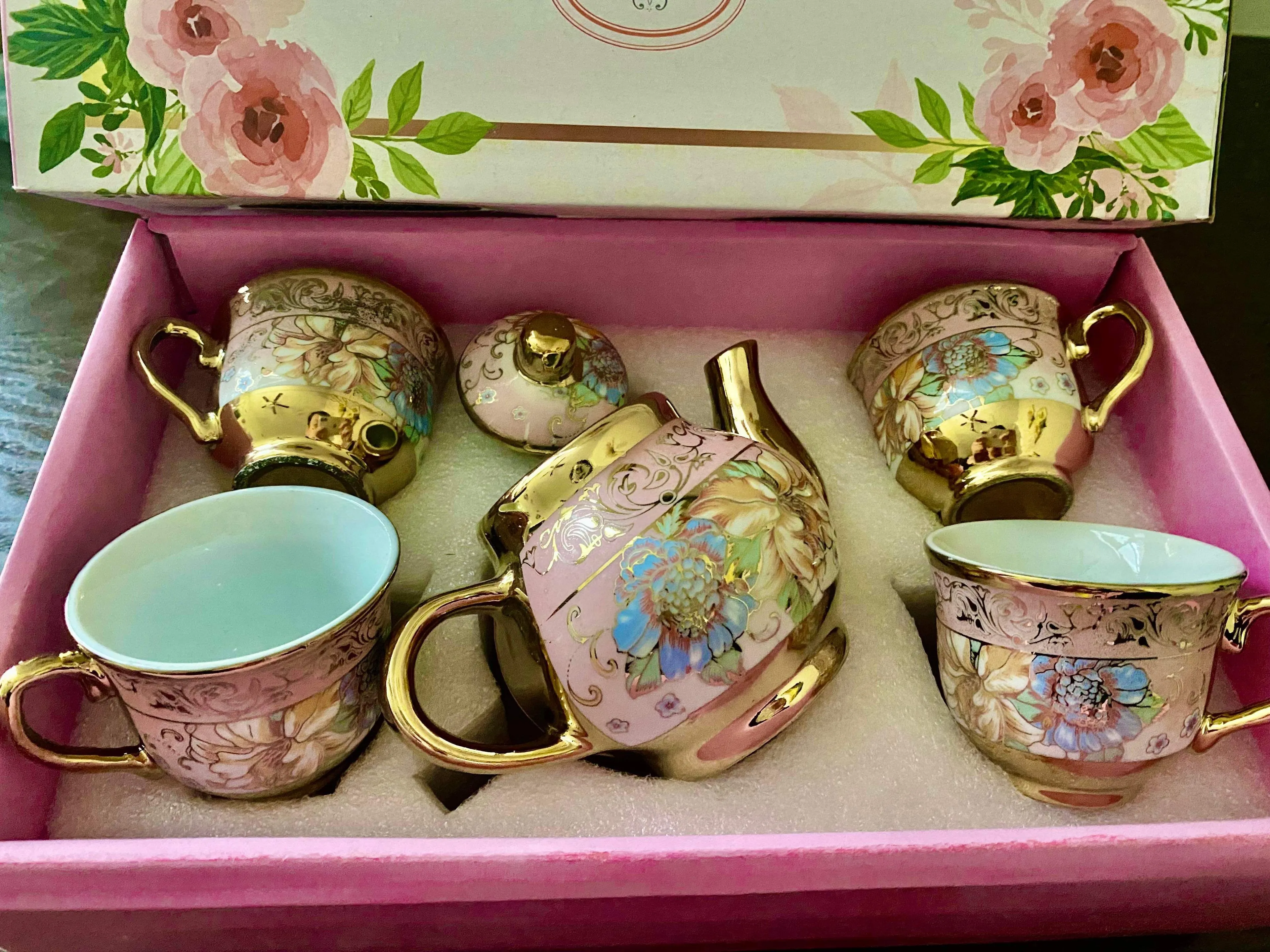 Product image for 1 teapot 4 cups tea set with gift box!