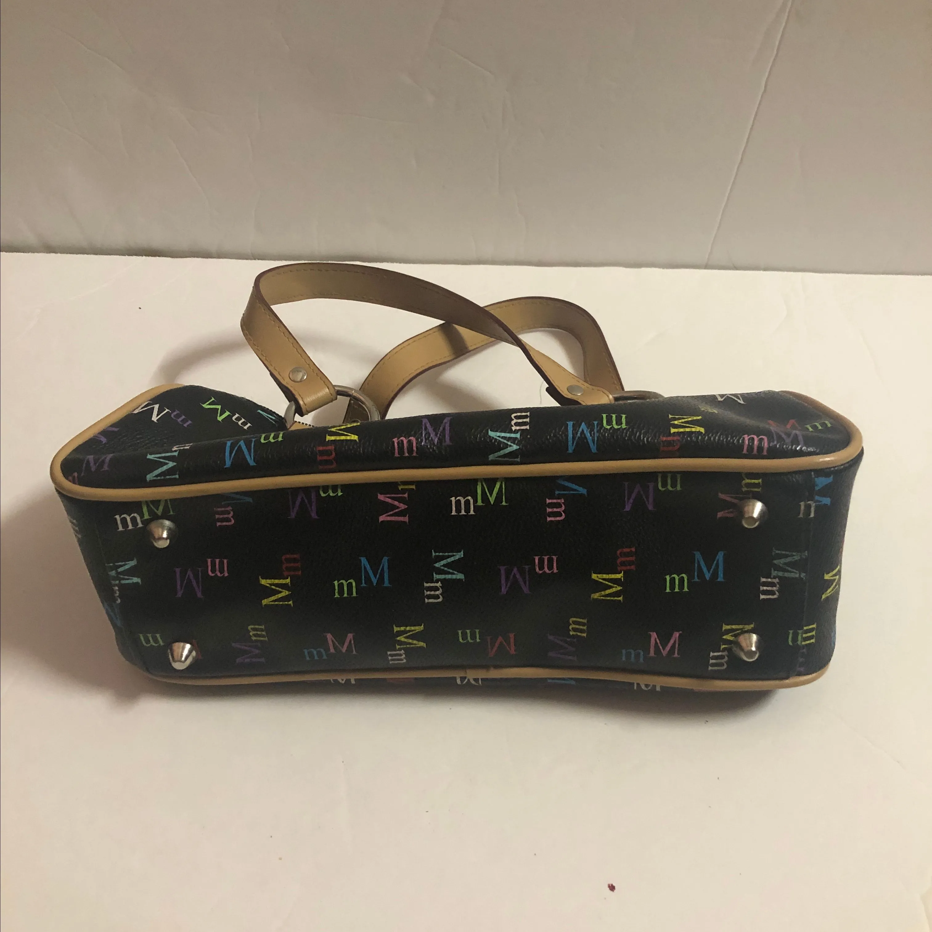 Listing Image Blurred Background