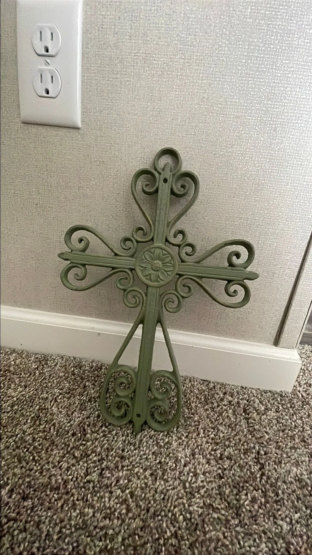 Product image for HEAVY green cast iron cross