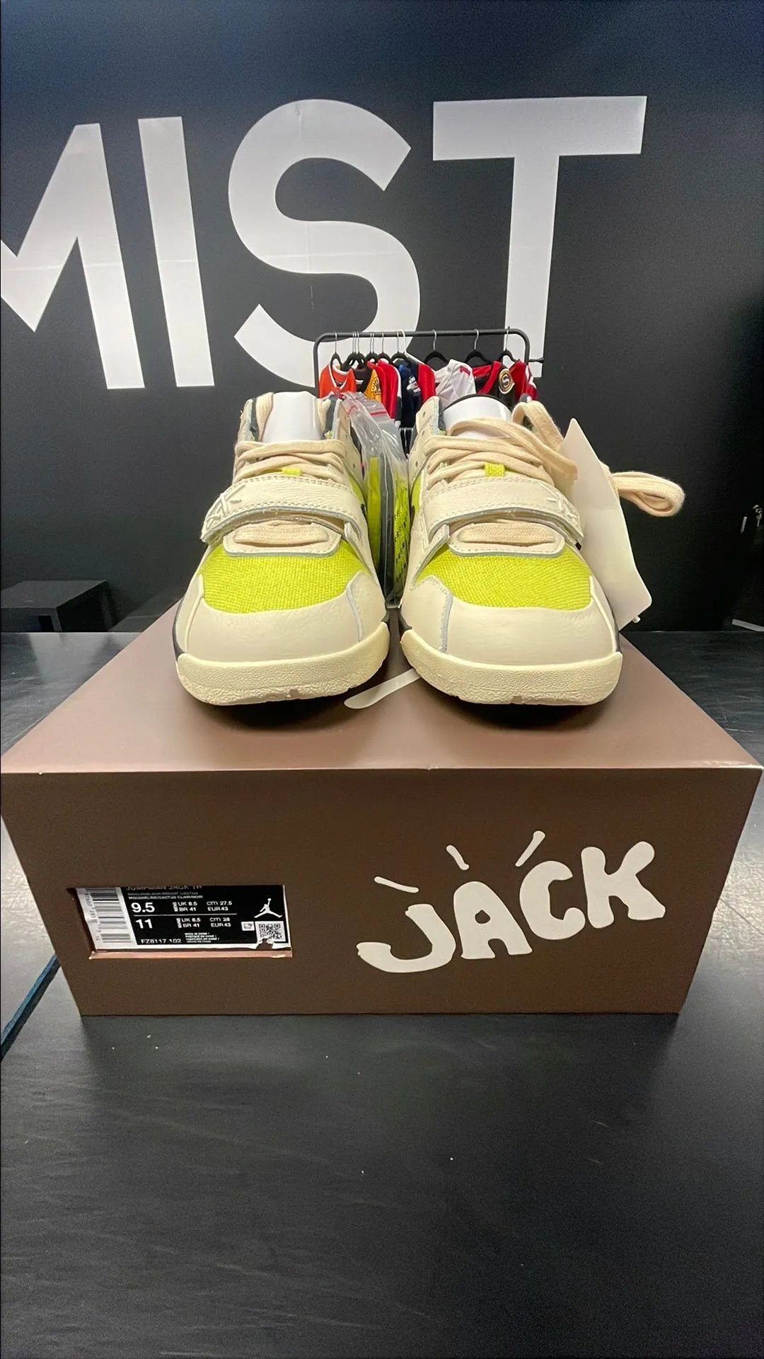 Product image for Travis Scott - Bright Cactus | Sz 9.5M