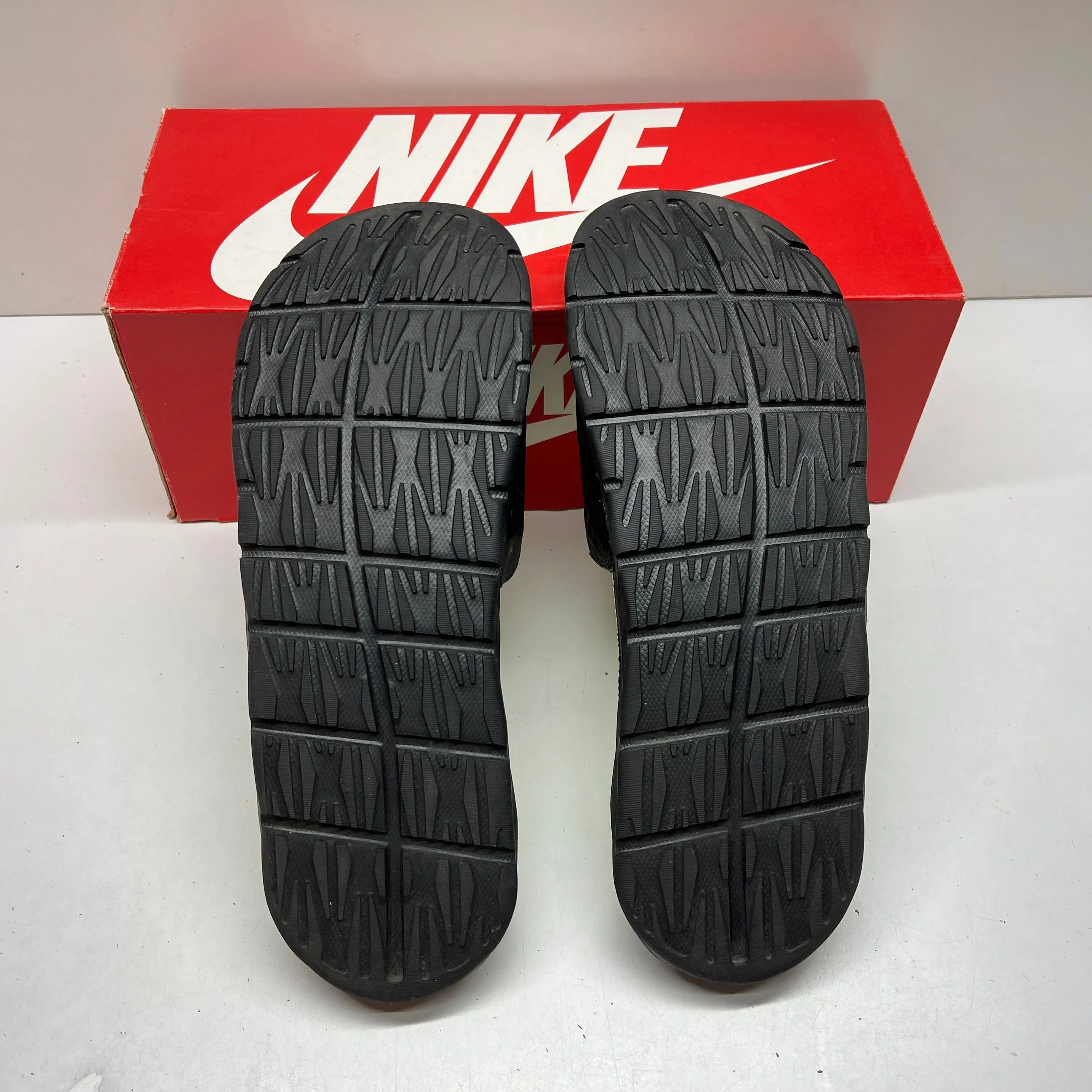 Listing Image Blurred Background