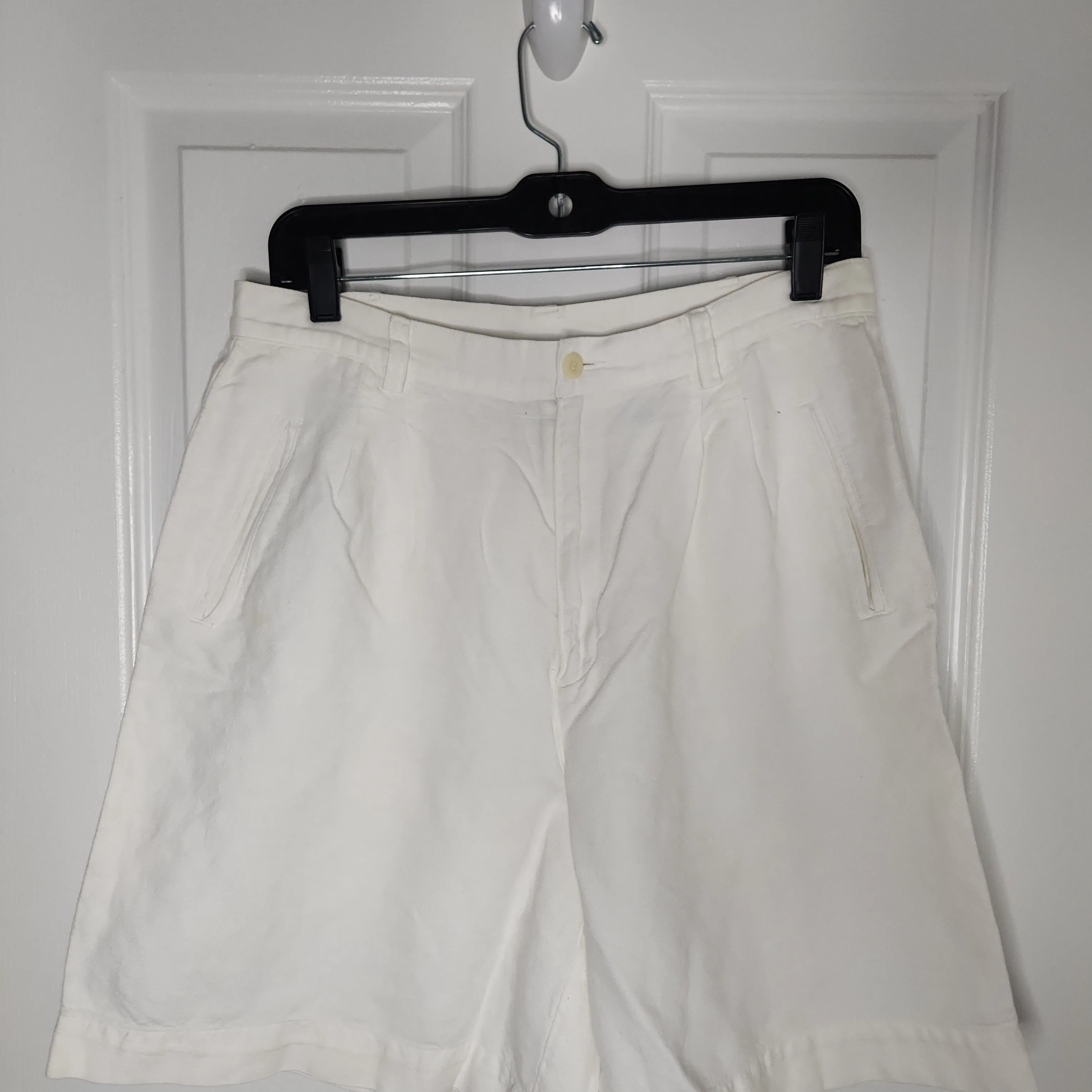 Product image for lizwear white linen pleated shorts