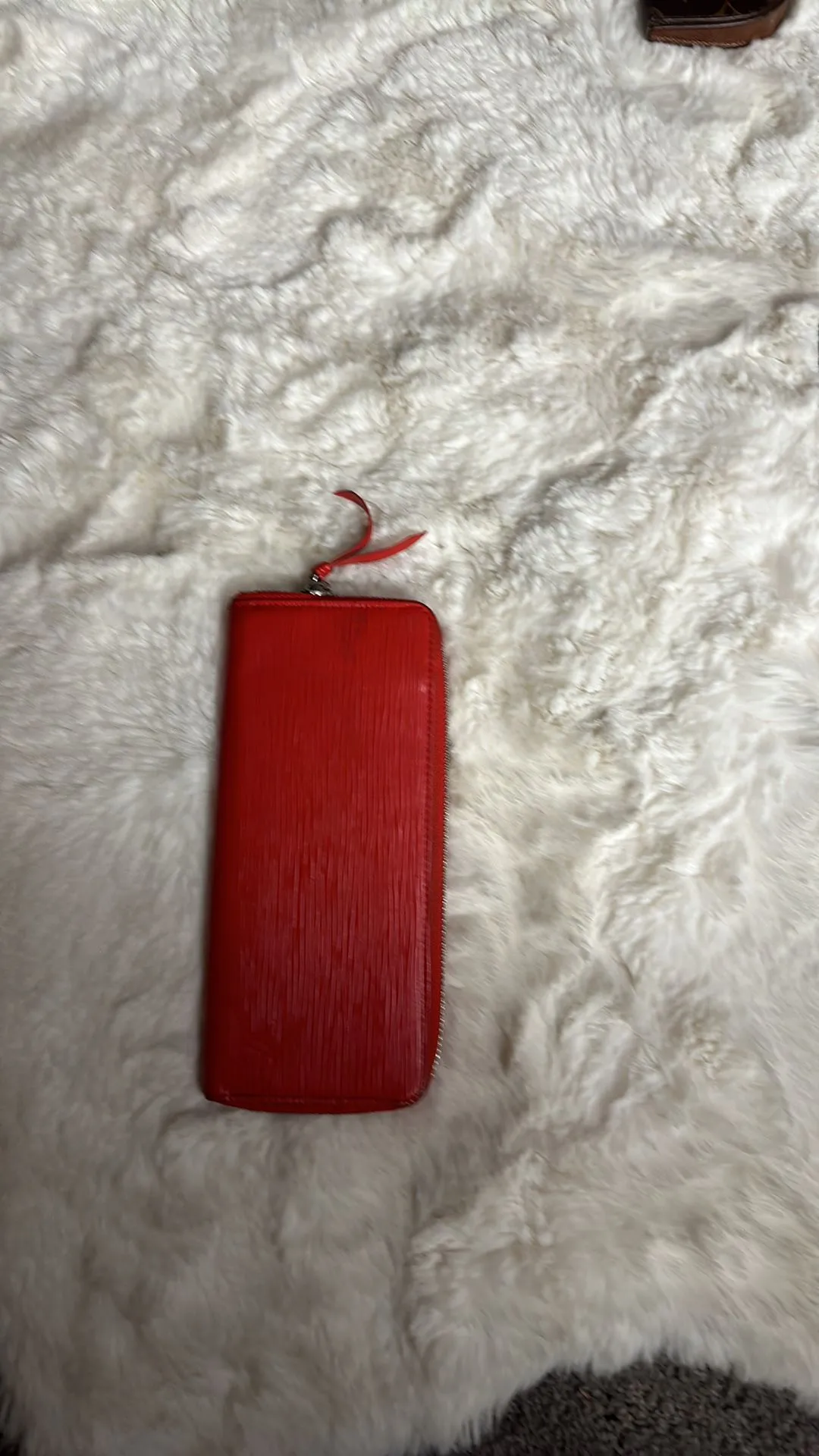 Listing Image Blurred Background