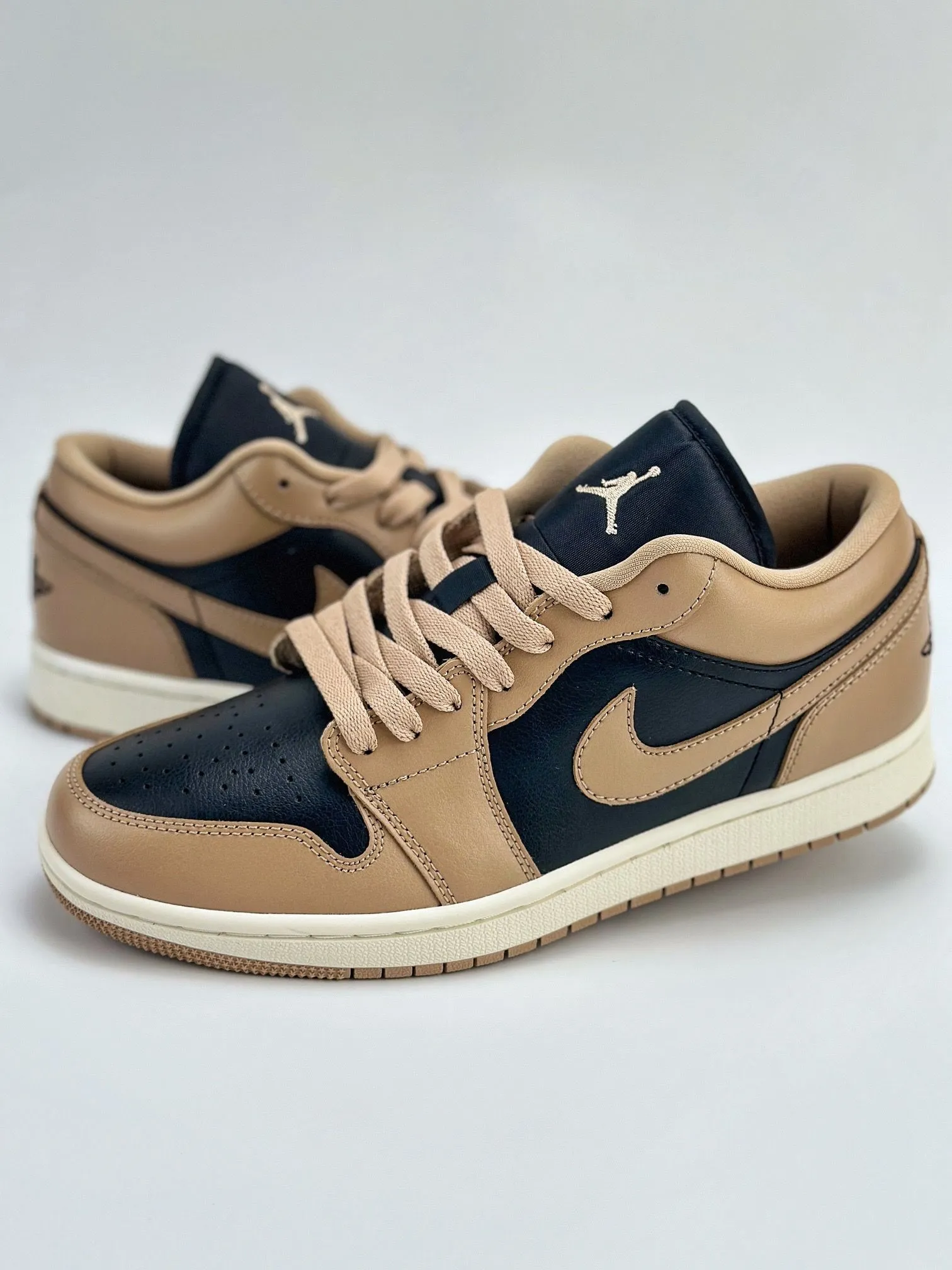 Product image for air jordan 1 retro low vachetta "tan"