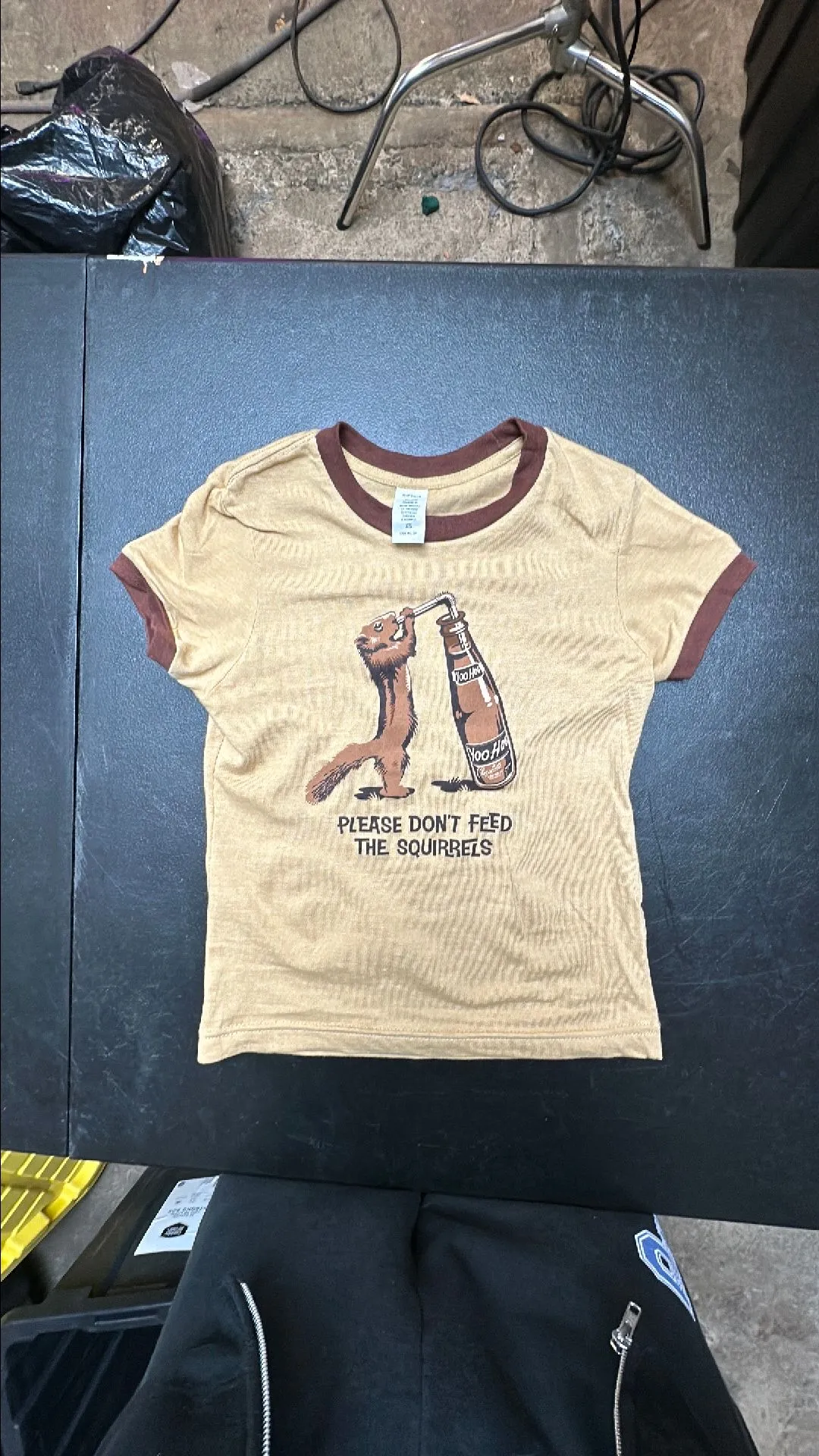Product image for XS Yoo-Hoo Please Don't Feed The Squirrels