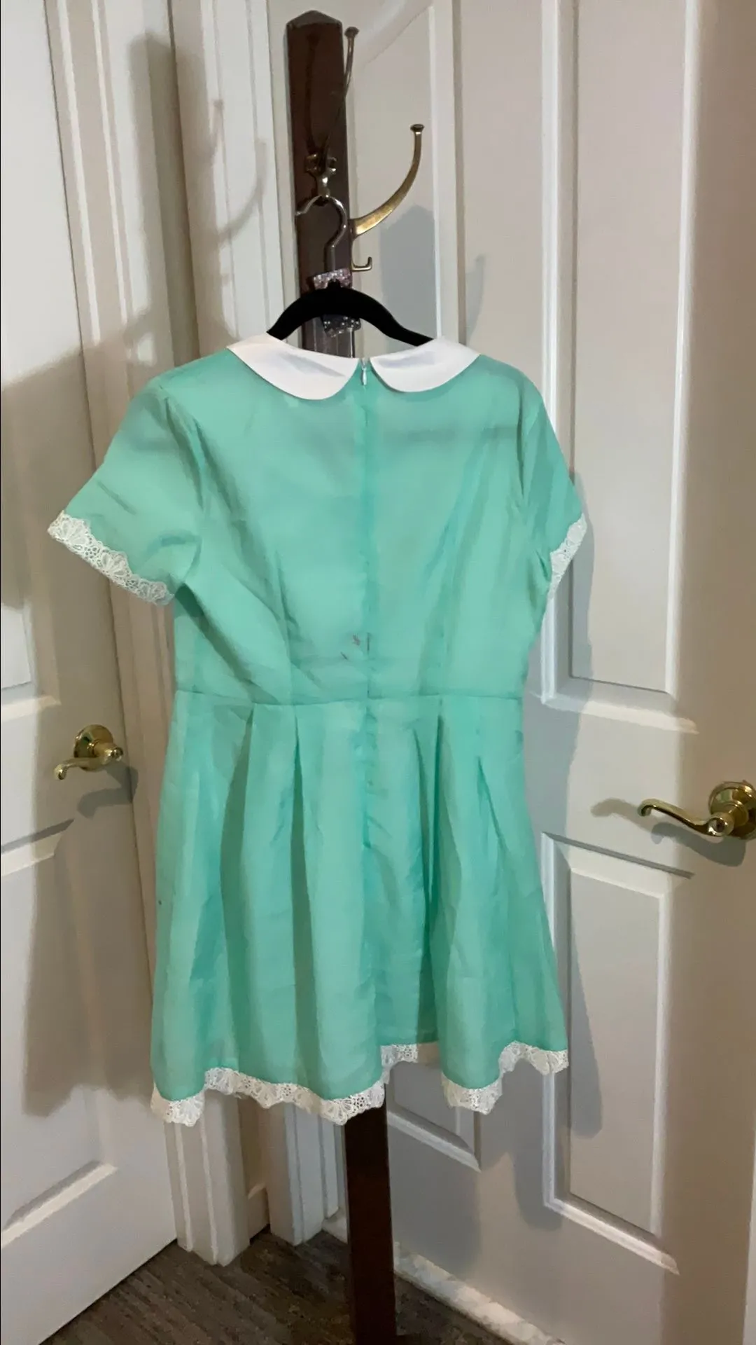 Listing Image Blurred Background