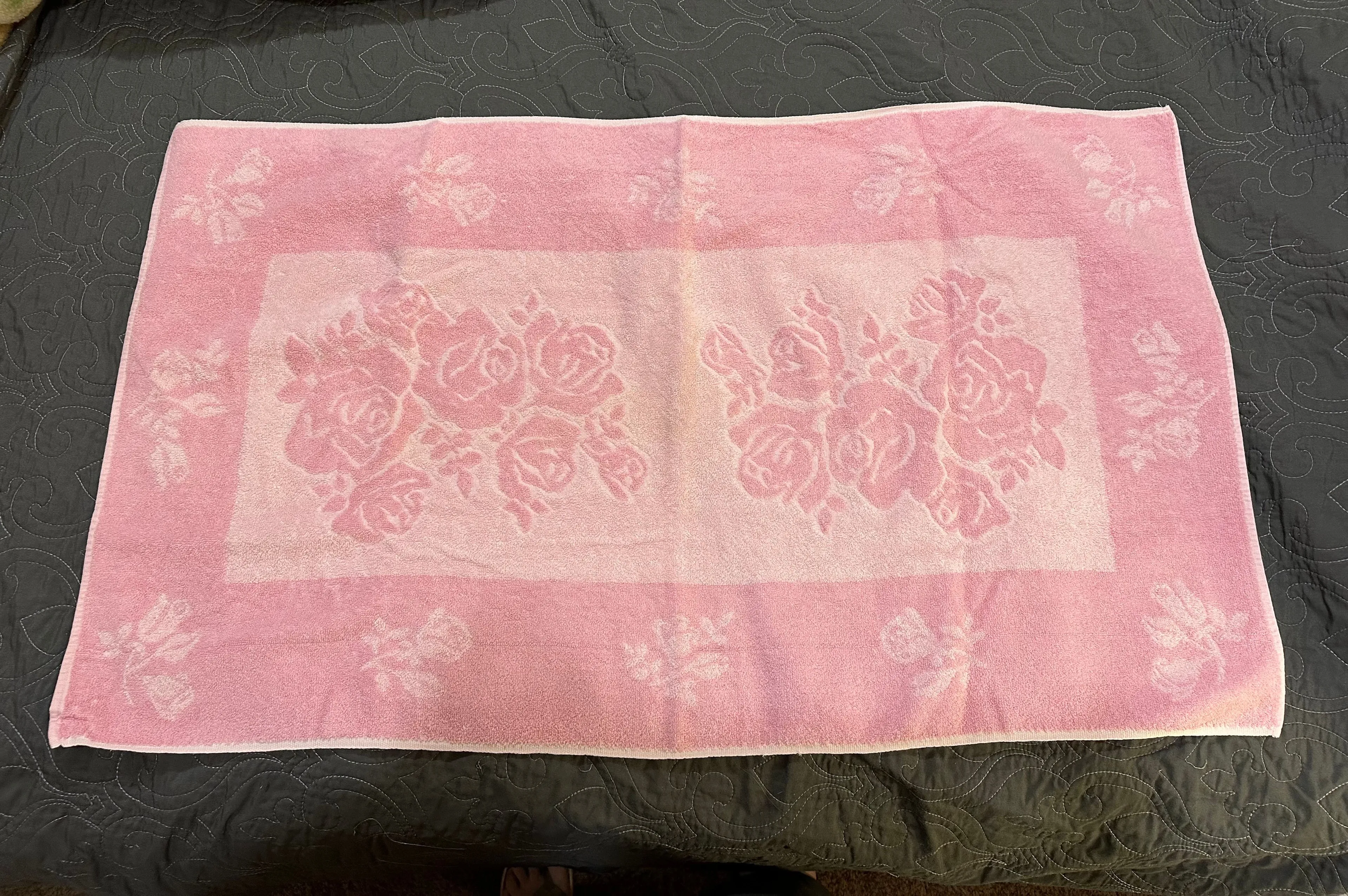 Product image for Vintage Cannon Monticello Sculpted Bath Towel