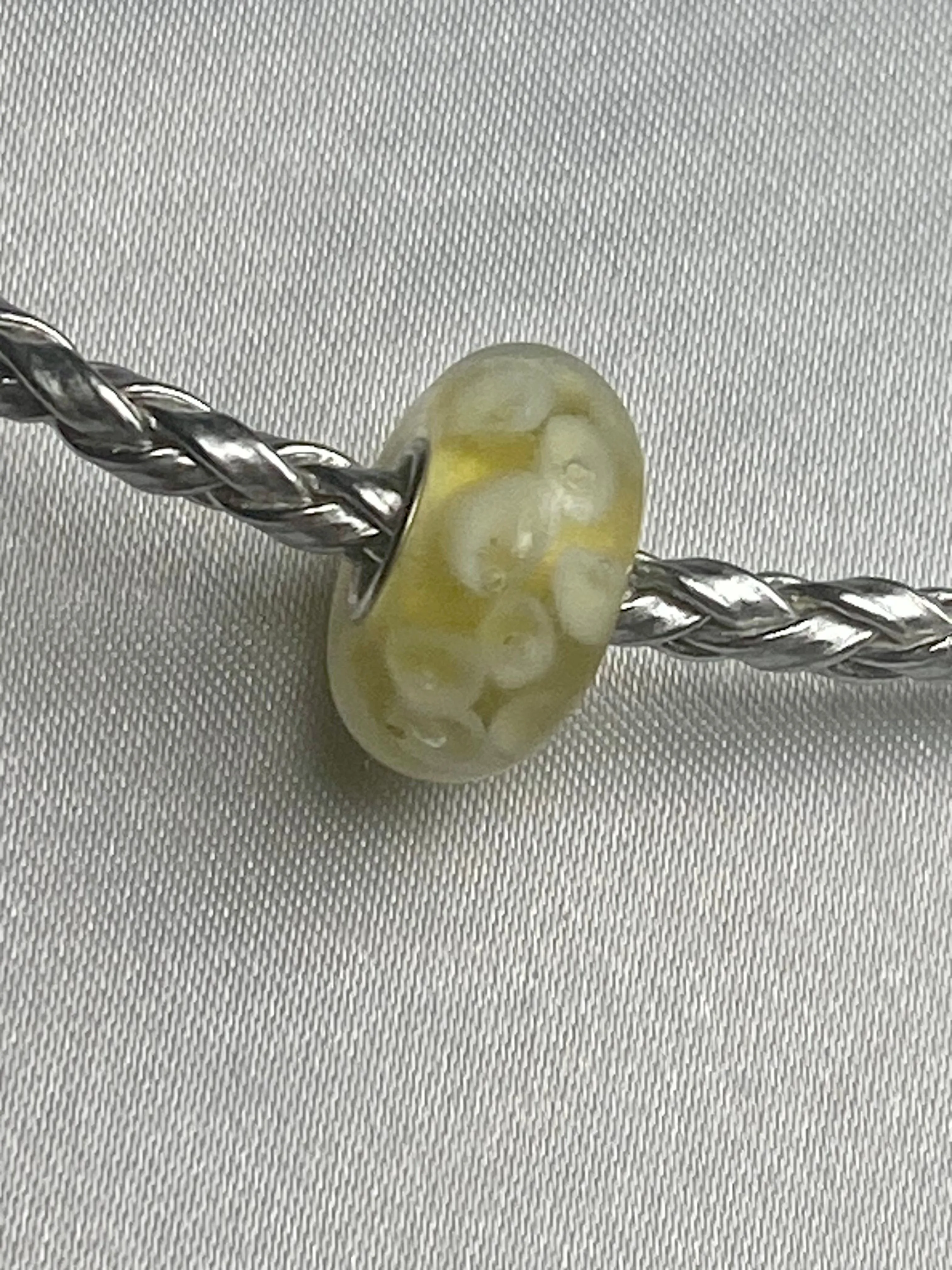 Product image for Beautiful lamp work bead