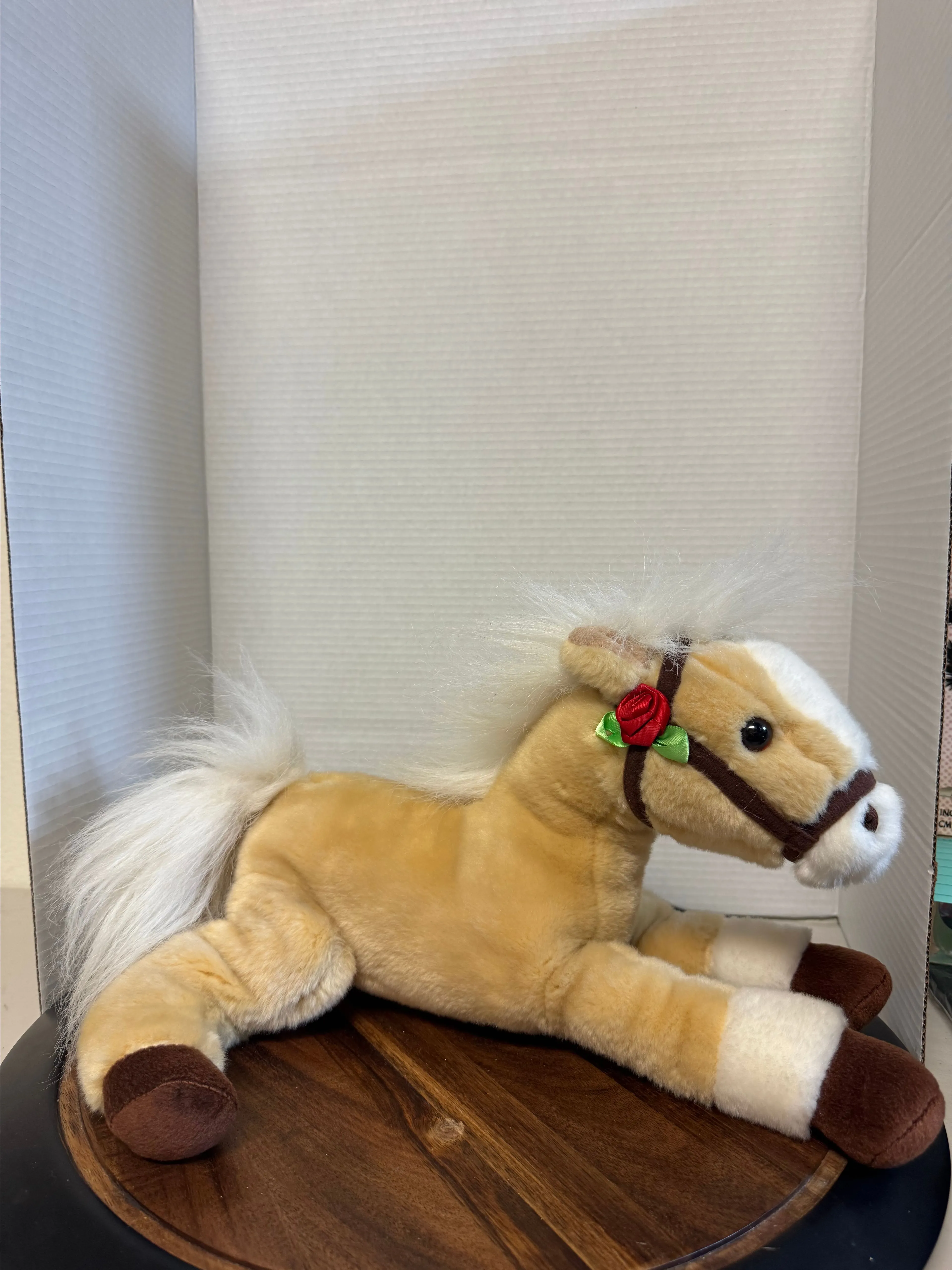 Product image for 2010 Wells Fargo cream 14 inch pony plush