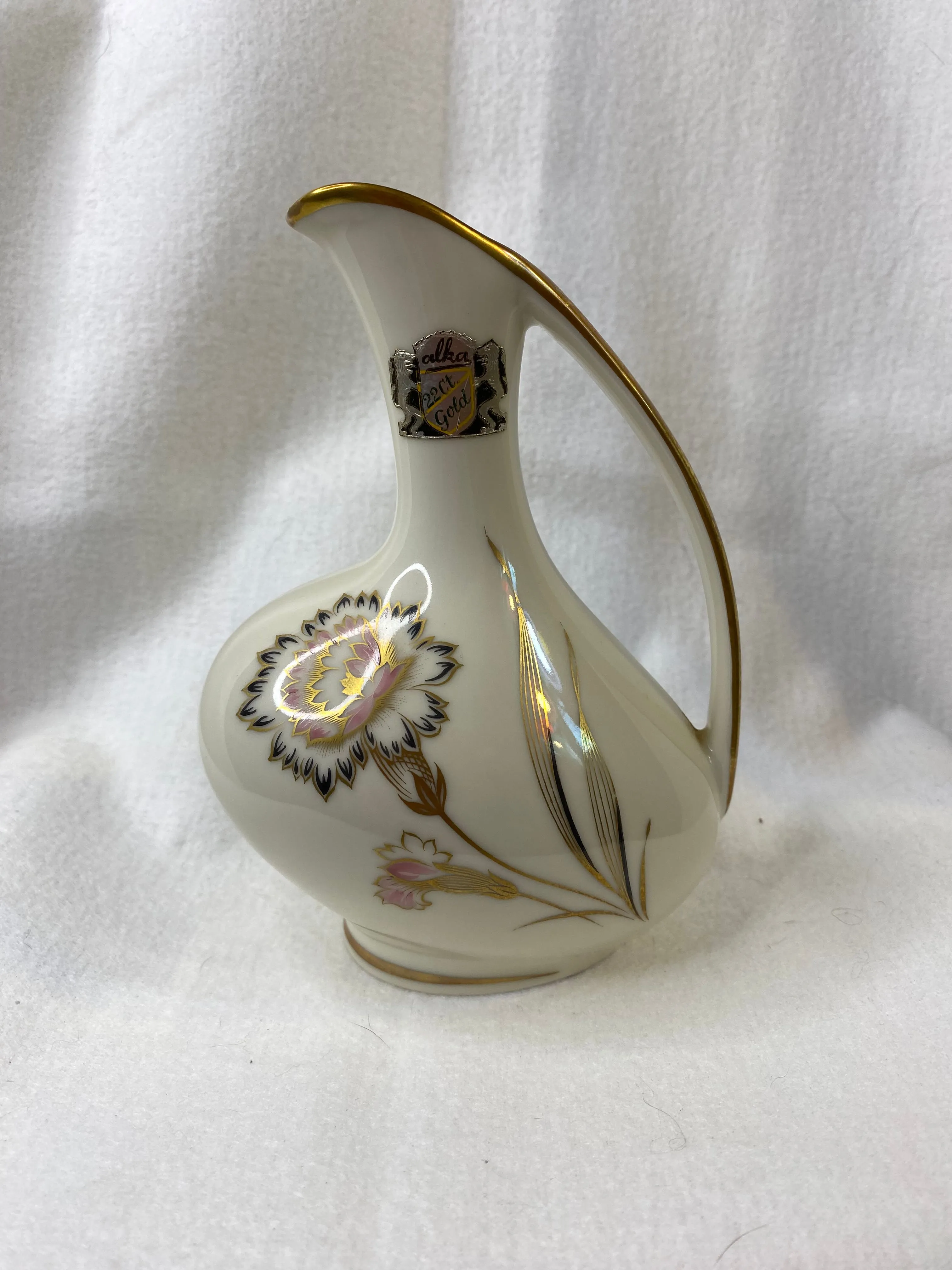 Product image for Alka 22ct gold trim.  Bavaria pitcher