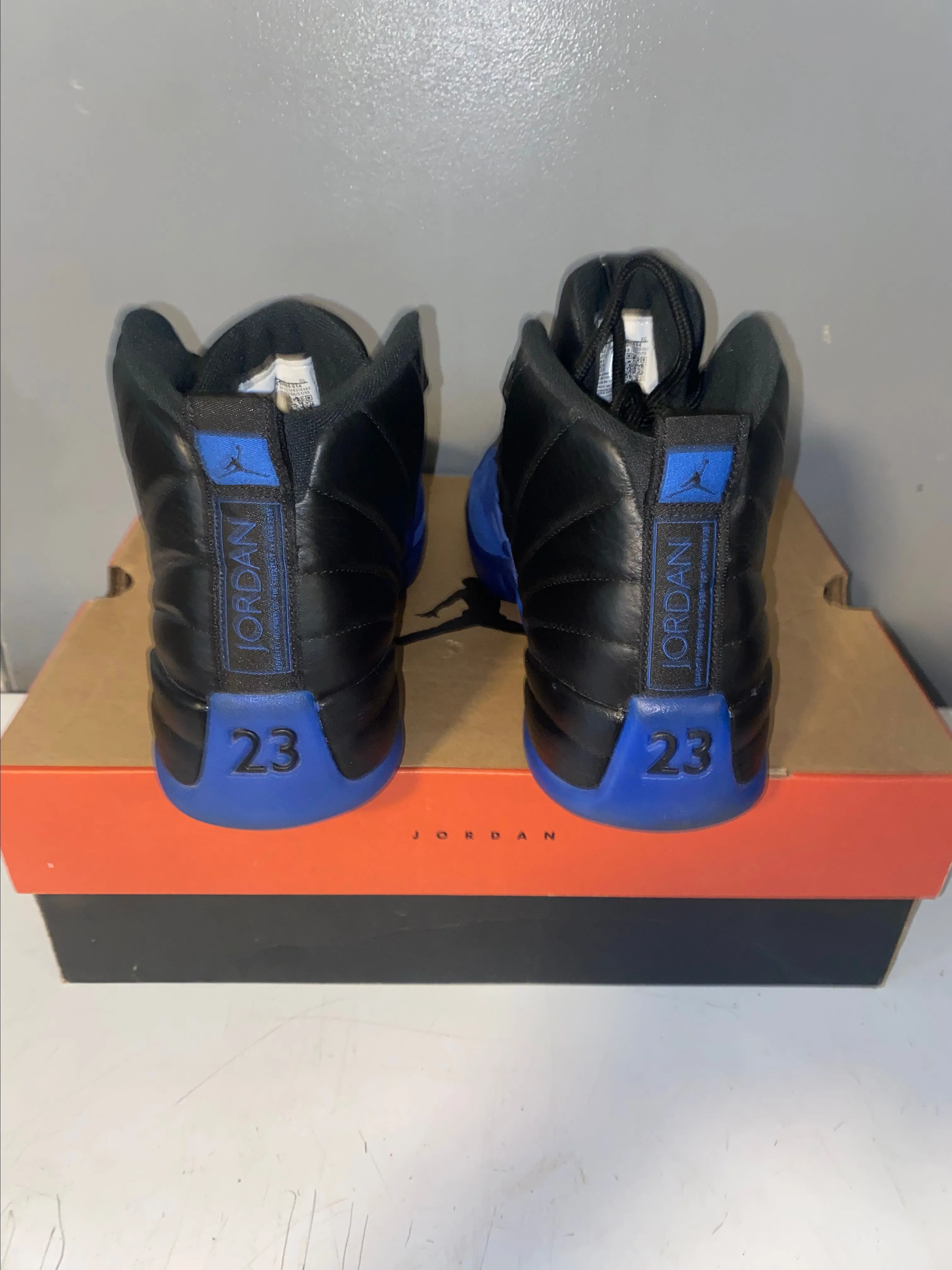 Listing Image Blurred Background