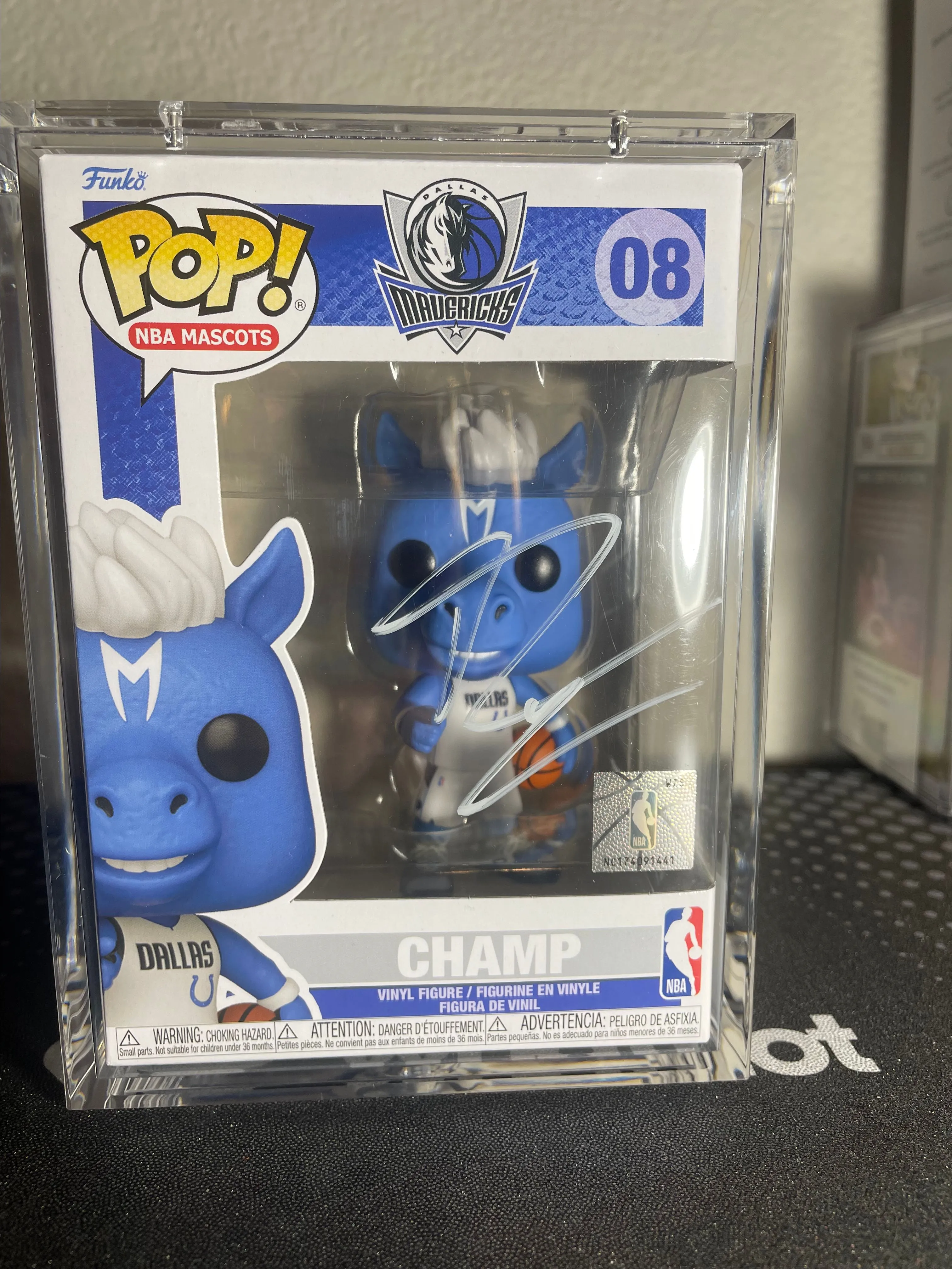 Product image for Funko Signed Dereck Lively II Dallas Mavericks Champ #08