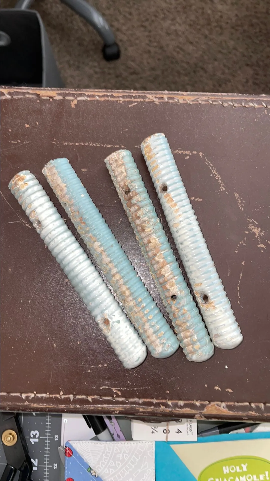 Product image for 0B1S Set of 4 Chippy Paint stool chair spindles 3/4 x 6"