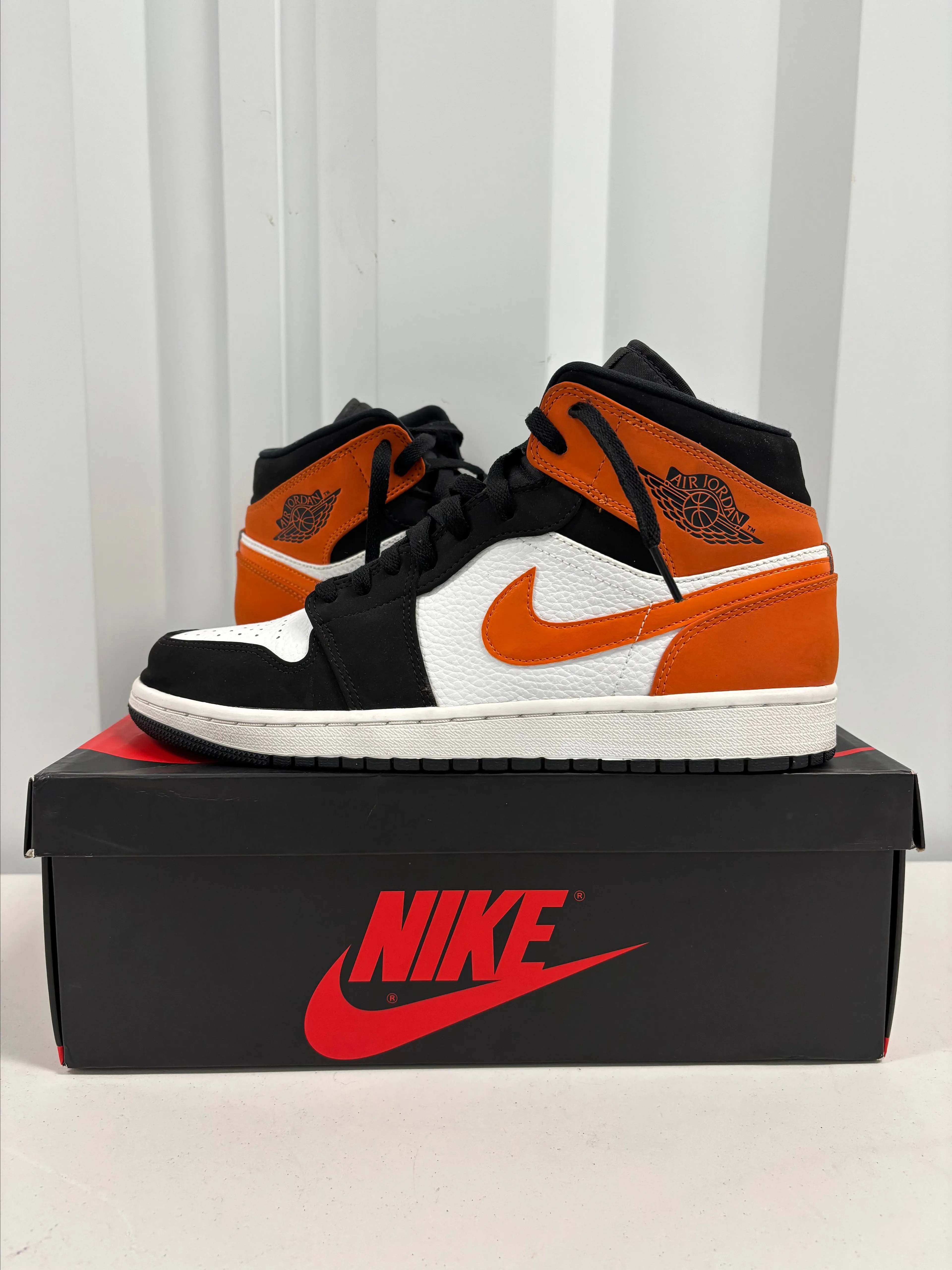 Product image for Size 10 starfish Jordan w box