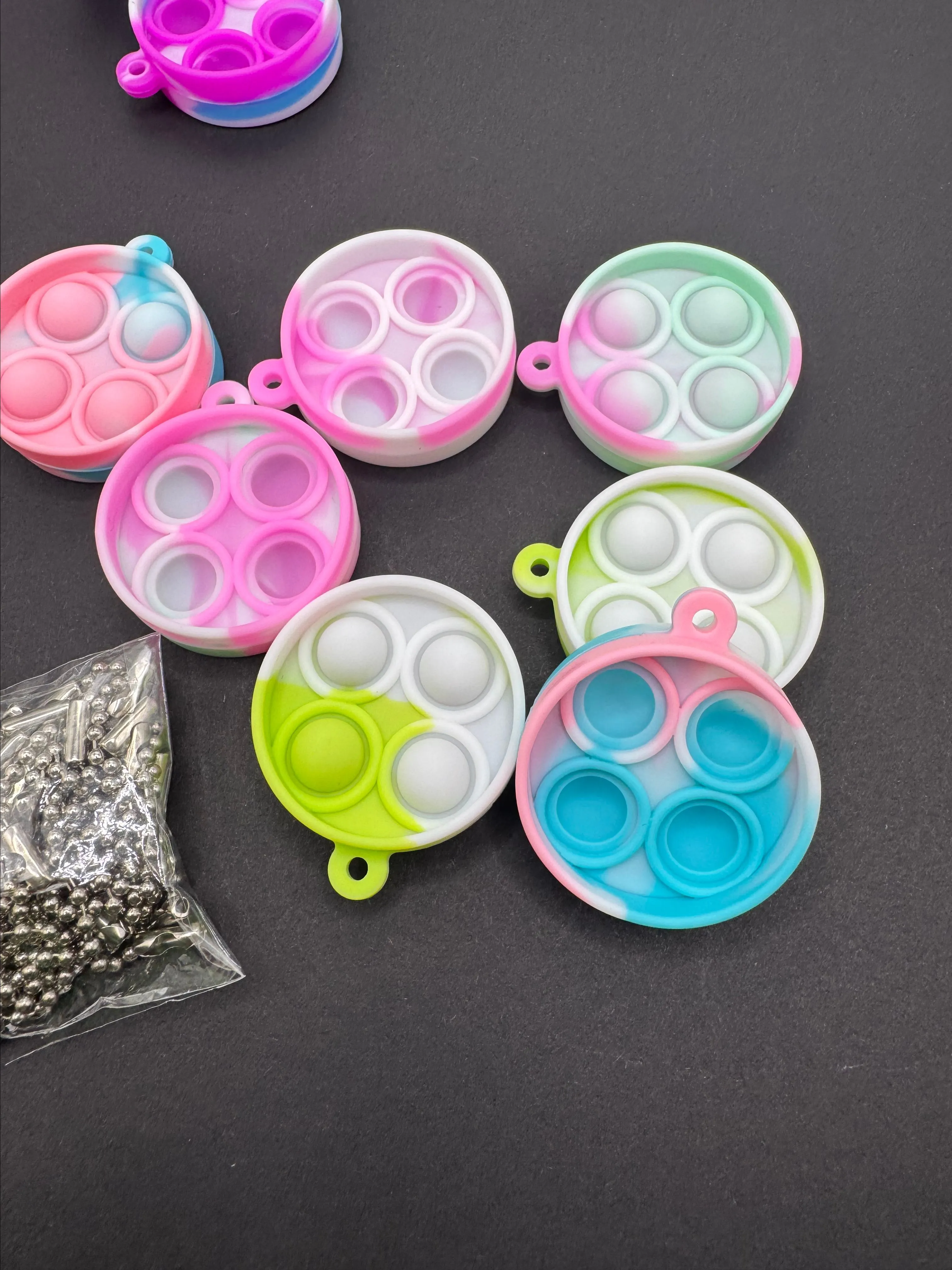 Product image for Random Pop-it key chain BLOOP!
