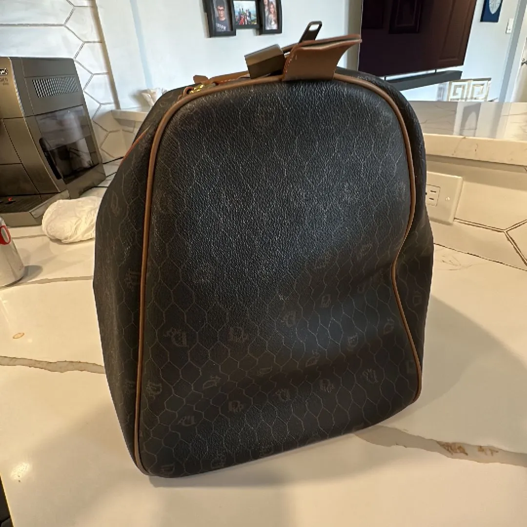 Listing Image Blurred Background