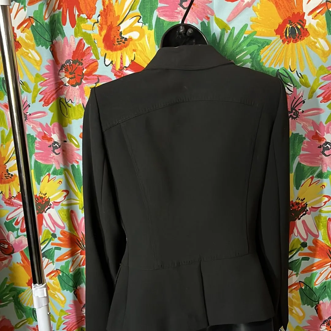 Listing Image Blurred Background
