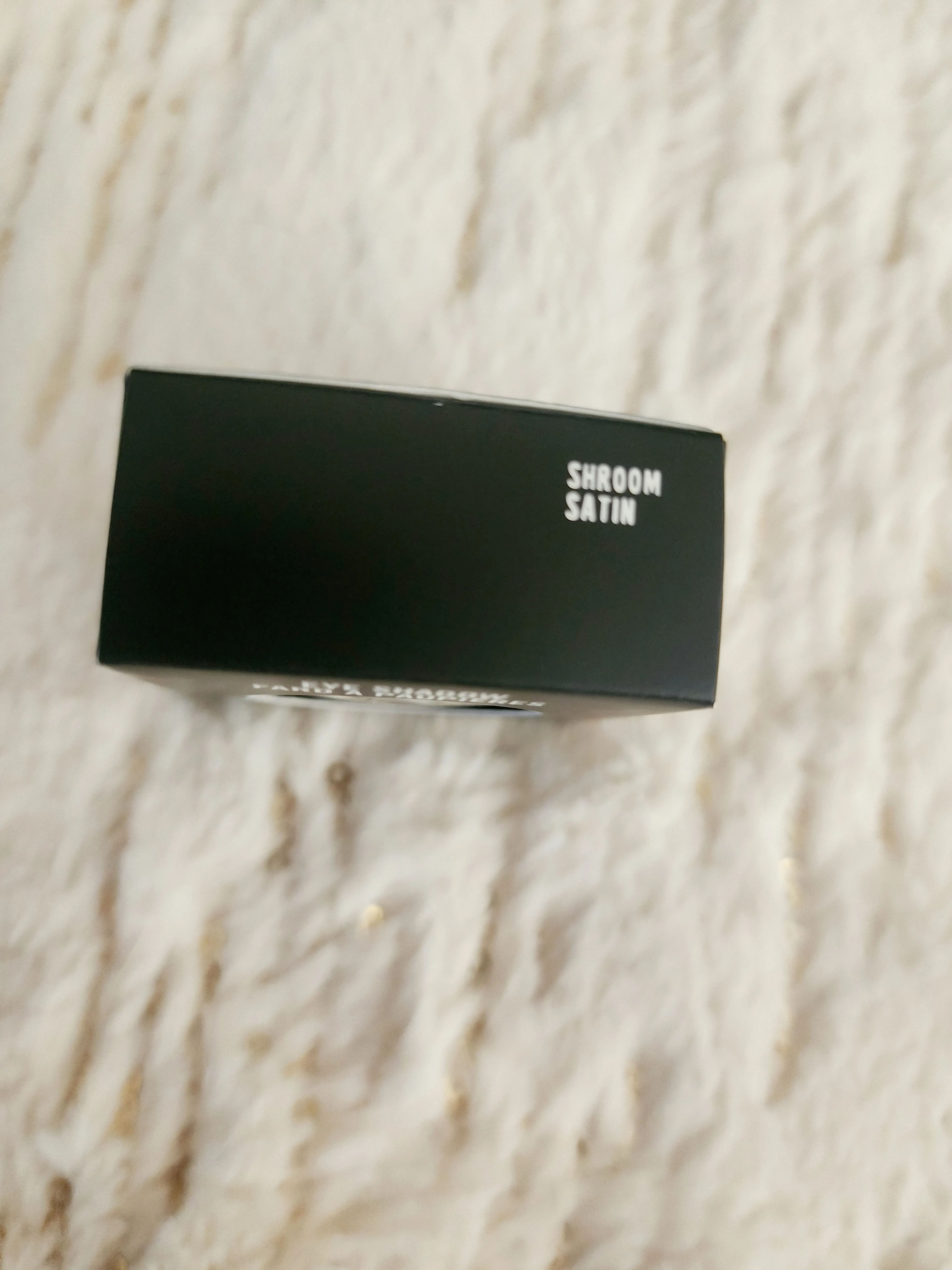 Listing Image Blurred Background