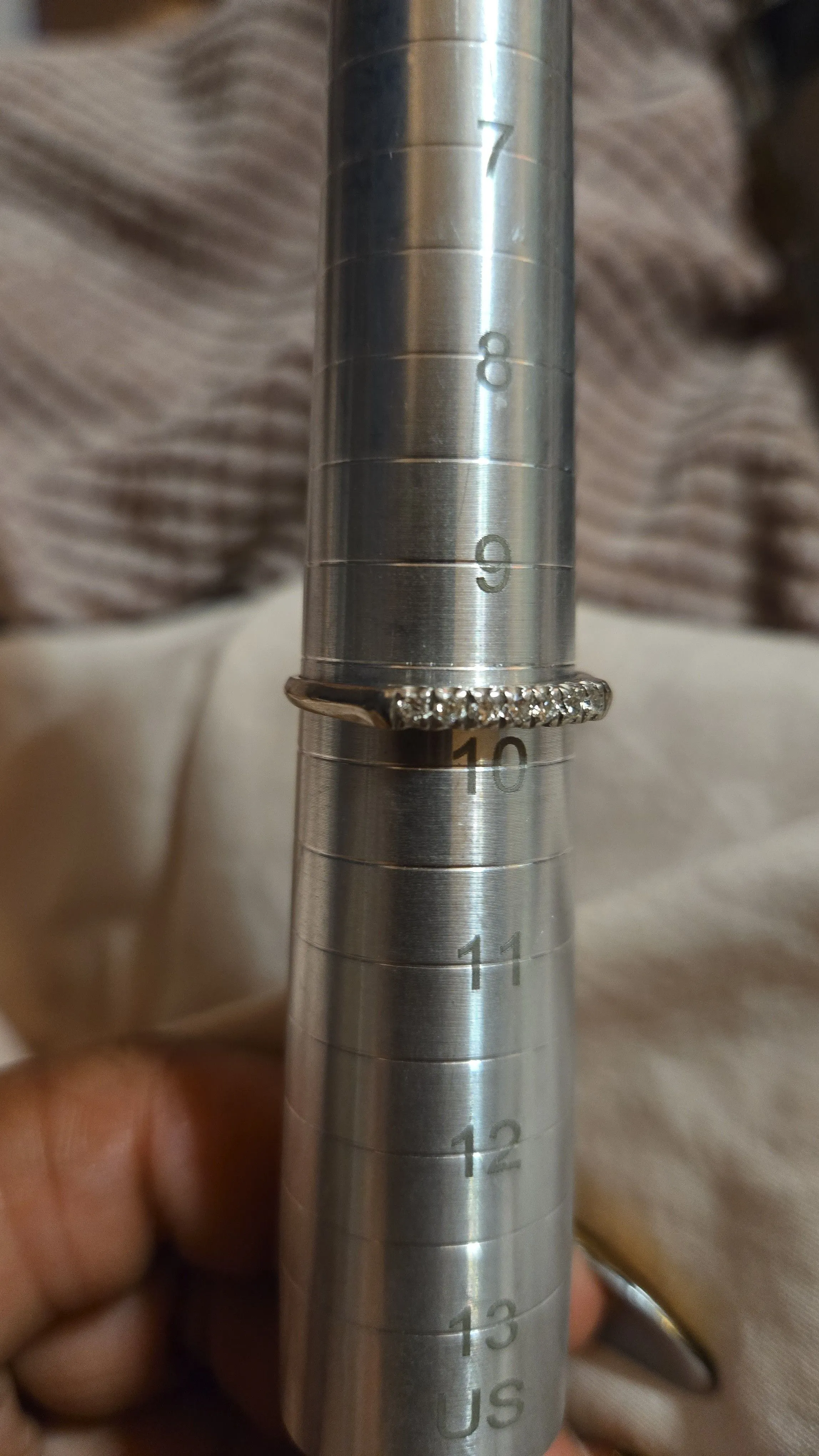 Listing Image Blurred Background